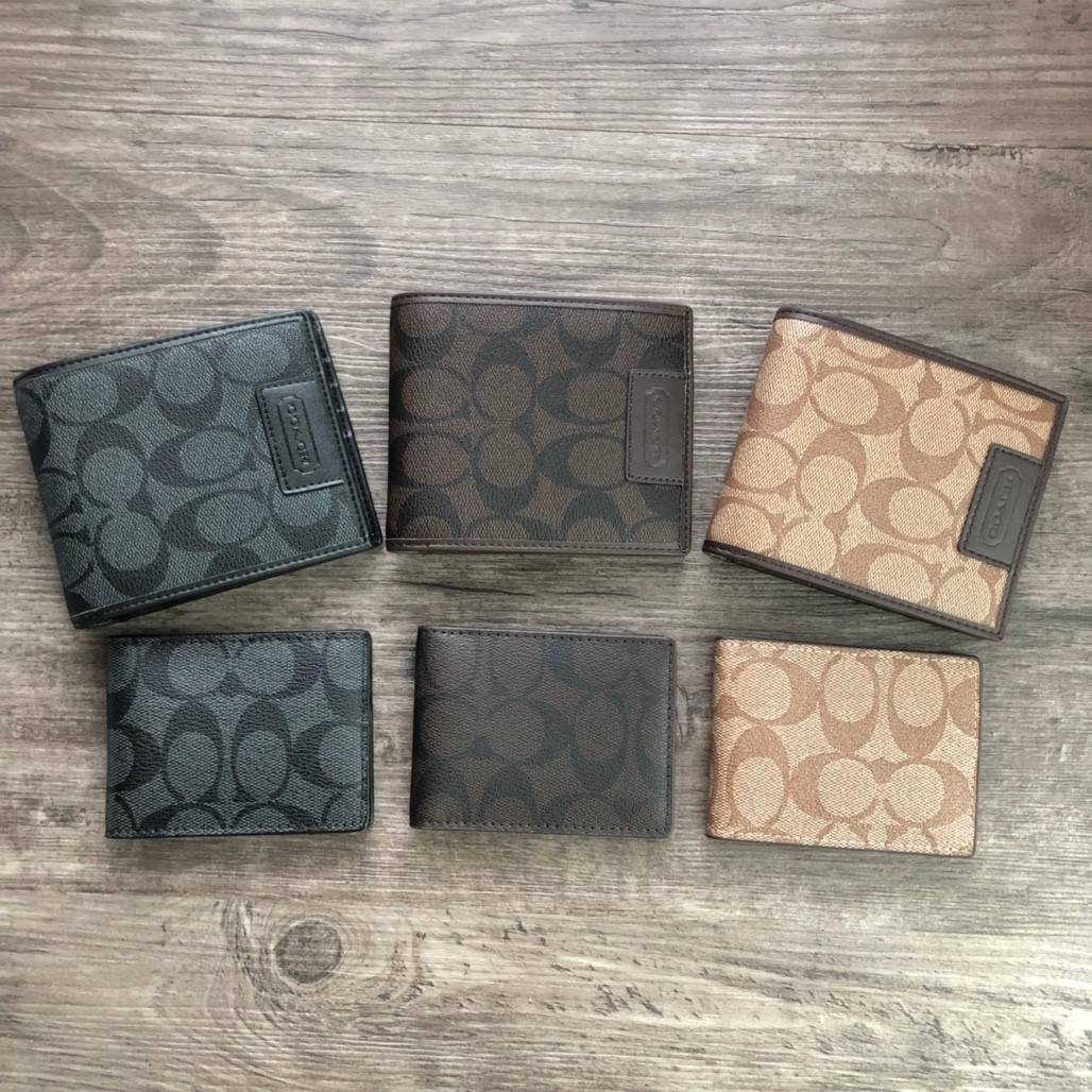 COACH Heritage Signature Compact ID Wallet กระเป๋าสตางค์ใบสั้น มาพร้อมกระเป๋าใส่บัตรใบเล็กอีก 1 ใบ จะมอบเป็นของขวัญหรือใช้เองก็แนะนำค่ะ