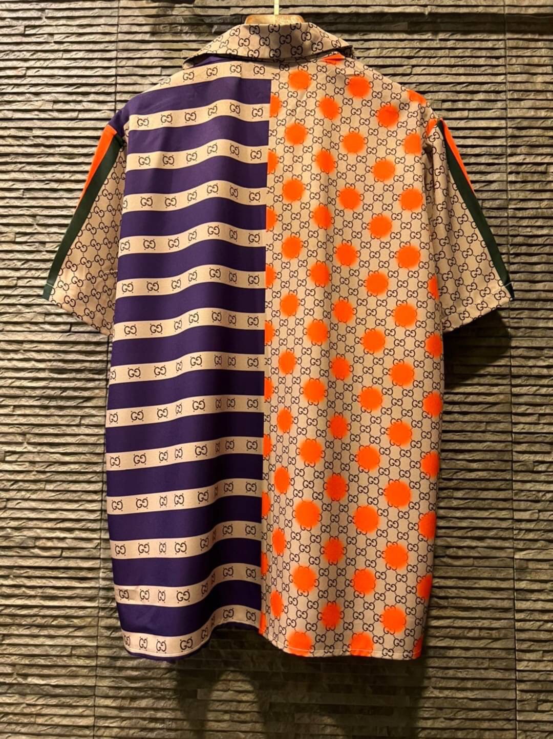 Gucci Geometric GG print bowling shirt Multicolor geometric GG print silk twill / Gucci Men's Shirts / Gucci Shirts งานเกรดออริจินอล พิมพ์ลายคมชัด มีป้ายแท็กที่คอเสื้อทุกตัว พร้อมส่งที่ไทย ภาพสินค้าถ่ายจากงานขายจริง ใช้งานต่างประเทศได้