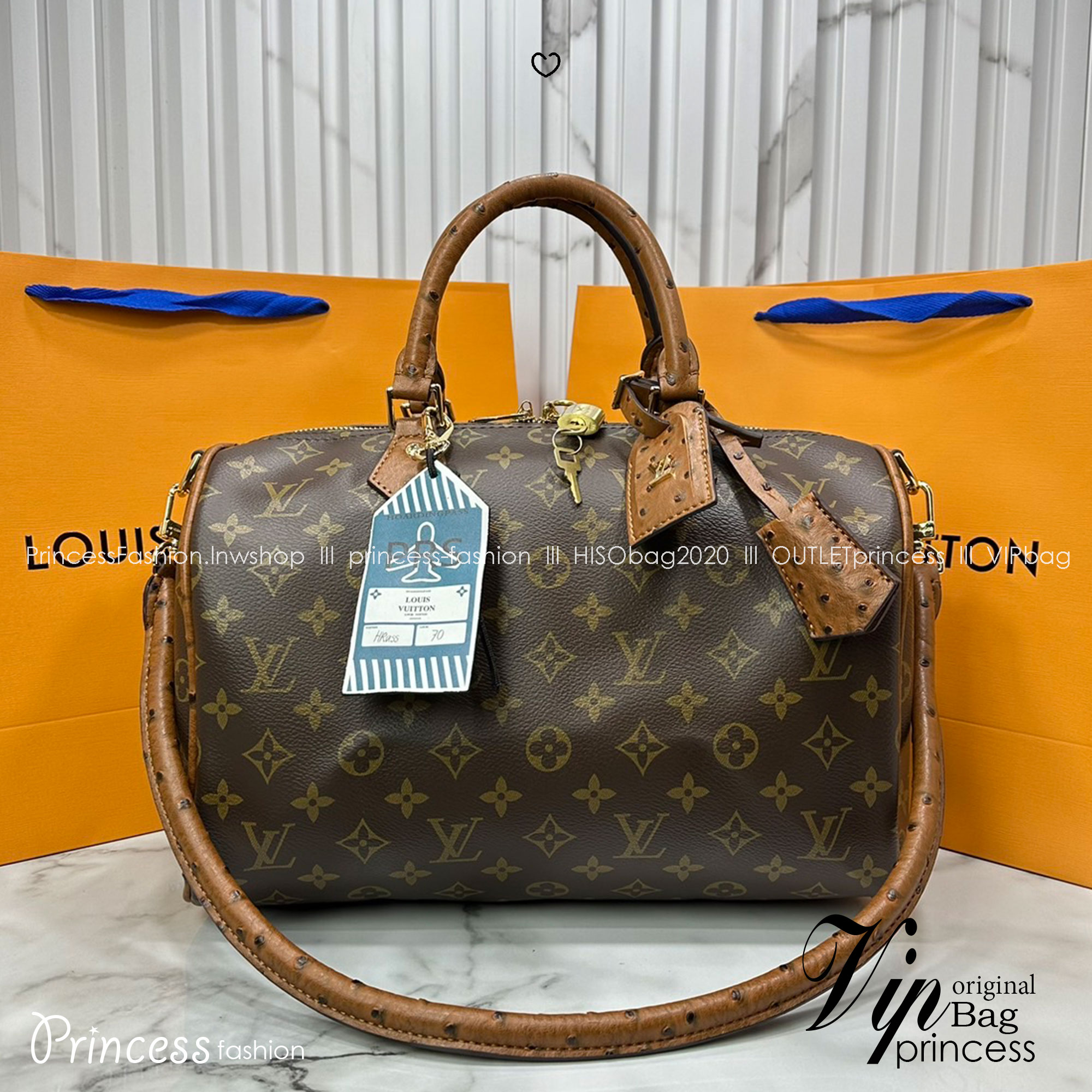 LV speedy soft 30 crafty bag กระเป๋าทรงหมอน รุ่นท็อปฮิต กับดีไซน์ใหม่ต้อนรับฤดูกาลท่องเที่ยว โดดเด่นด้วยการตกแต่งลายพิมพ์ซิกเนเจอร์ และป้ายแท็กหนังสุดเก๋
