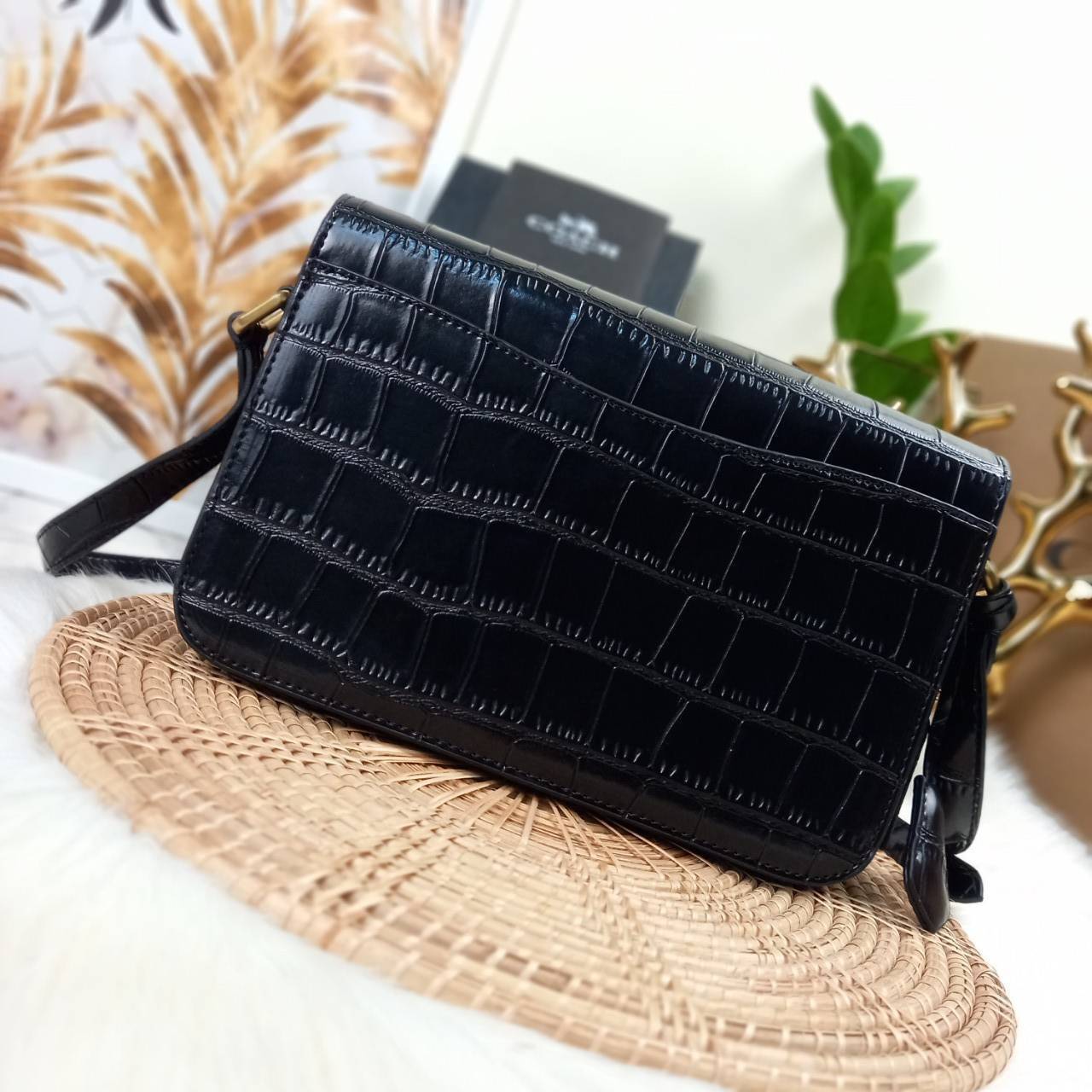 COACH CROCODILE EMBOSSED LEATHER STUDIO SHOULDER BAG (COACH C6640)🌺เอาซิ๊!!ใครอดใจไหวให้รู้ไป!! สวยตาแตก!! ปรับลุคให้ดูแพง แบบไม่ปรานีกันล่ะคราวนี้!// กระเป๋าถือ กระเป๋าสะพาย อีกหนึ่งคอลเลคชั่นสุดตะลึงตา หรูหรา! เวอร์วังอลังสร้าง! ที่ดูแพงม๊ากก!!/