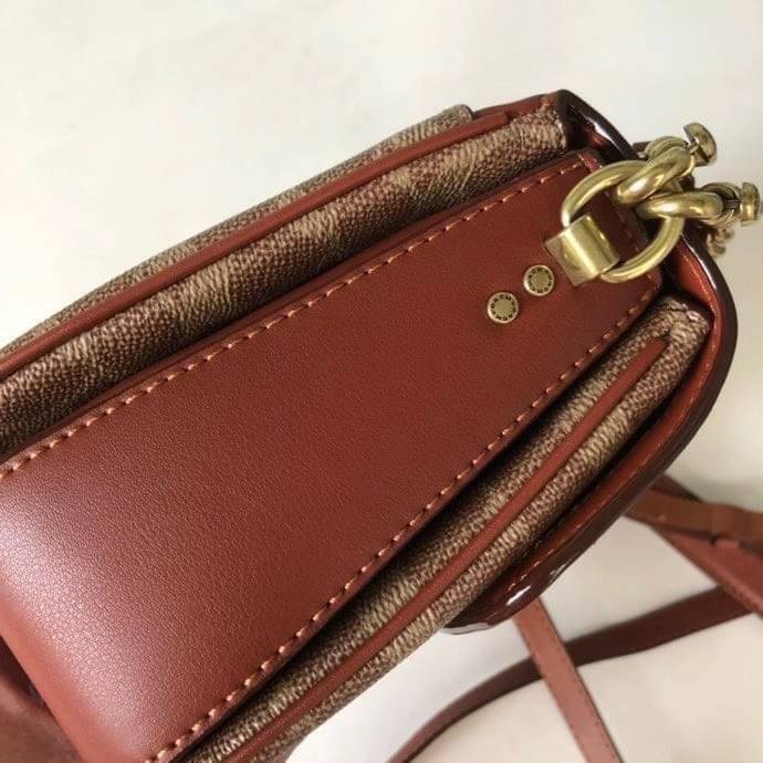 3สาย Coach 89089 Cassie Crossbody 19 In Signature Canvas เรียบหรู ดูดี ต้องไอเท็มนี้เลยจ้า กระเป๋าถือ/สะพายข้าง สุดพิเศษ!! มีสายมาให้ถึง 3 แบบ!! สลับใช้แมทช์ตามสไตล์ได้เลย วัสดุหนังแคนวาสสลับหนังเรียบ เปิด-ปิดด้วยตัวบิดล็อค ภายในแบ่งสัดส่วนอย่างดี ใส่ของไ