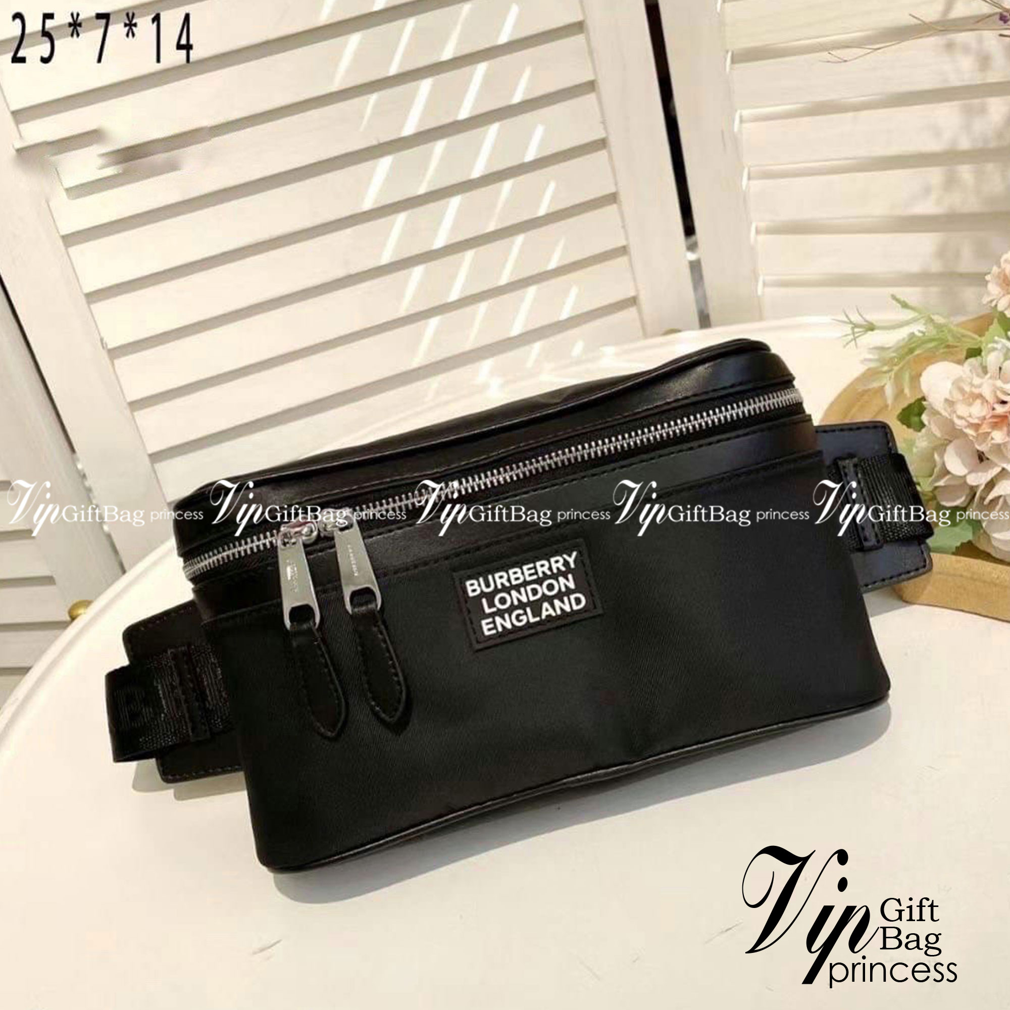 BURBERRY BELT BAG Vintage retro check กระเป๋าคาดอก คาดเอวลายแบรนด์ มาใหม่ ผ้าไนลอนสลับหนังอย่างดี ซิปหน้า น้ำหนักเบา ทรงสวย สามารถใช้ทั้งผู้หญิง ผู้ชาย เป็นอีกรุ่นที่ขายดี ขนาดกำลังดี ใส่ของจุกจิกได้เยอะ สวยเป๊ะปั๊มทุกจุด สุดฮิตผู้หญิงสะพายได้ผู้ชายสะพายด