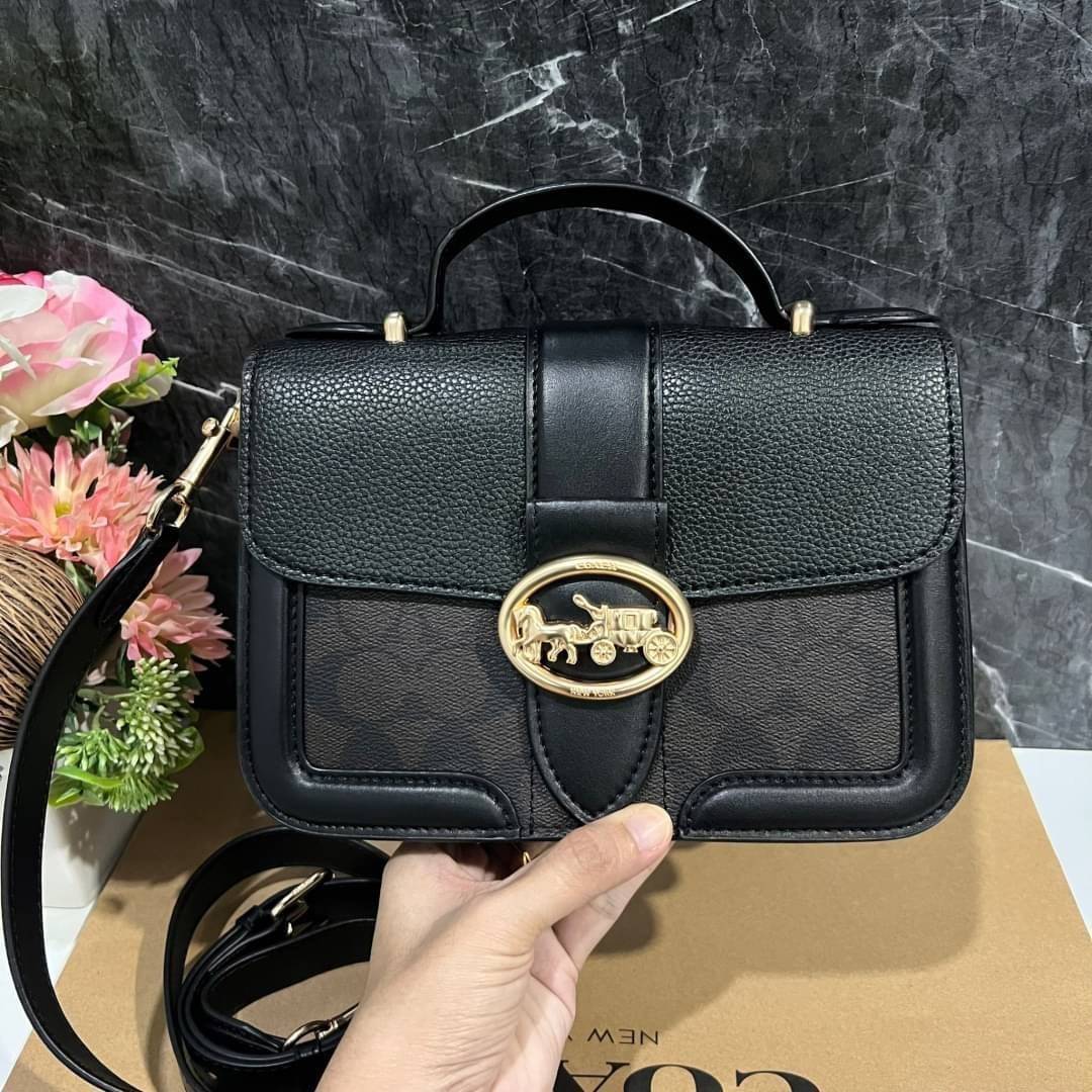 COACH SMALL GEORGIE TOP HANDLE IN BLOCKED SIGNATURE CANVAS ((6504//0468//6192//6015)) compact body portable shoulder bag 🌈ห้ามพลาด รุ่นแนะนำค่าา! พร้อมส่งทันที! กระเป๋าหิ้ว//สะพายข้างได้ วัสดุหนังแท้ 🔺หนึ่งใบทำลายหนังผสมกัน3แบบได้ลงตัวสวยง