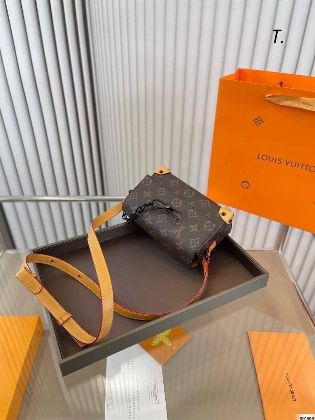 LV Streamer Messenger Bag กระเป๋าสะพายทรงกล่องที่สุดของรุ่นหายาก ดีไซน์คลาสสิกน่าใช้ ใช้ได้ทั้งชายหญิง unisex cool
