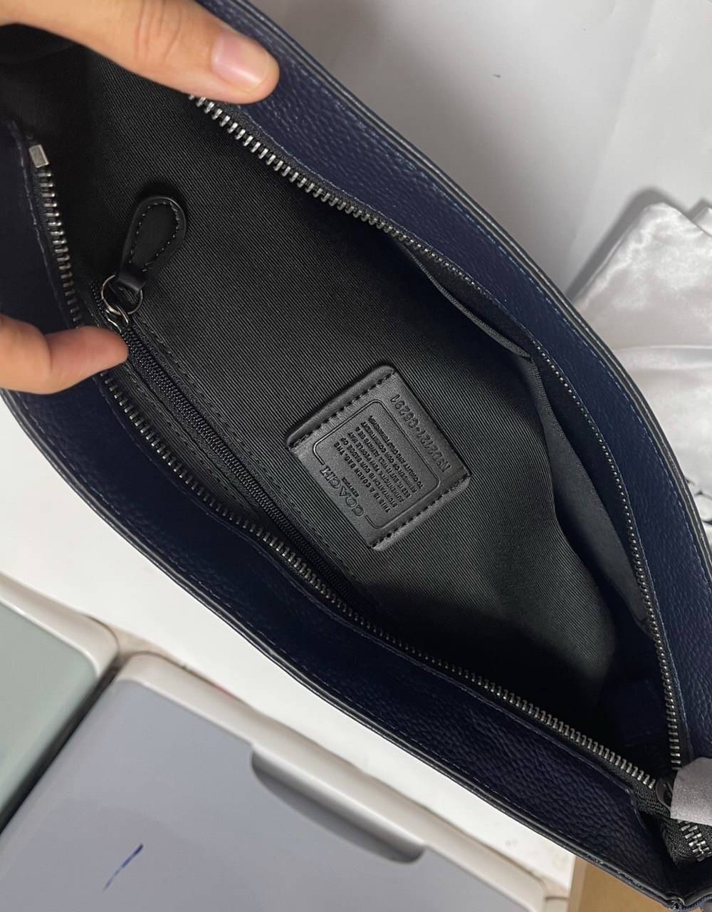 COACH Thompson Crossbody In Signature Jacquard With Varsity Stripe C5291 มี 2 สี พร้อมส่งที่ไทย