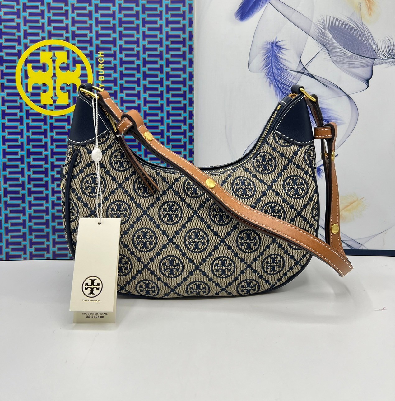 Tory Burch T Monogram Raffia Crescent Bag กระเป๋าสะพายโฮโบ ดีไซน์ทันสมัย เกรดออริ สลับแท้ 1:1 ใช้งานต่างประเทศได้