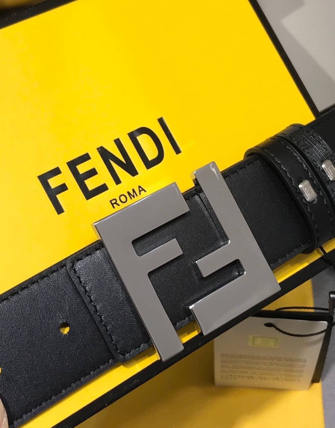 FENDI Belt Black leather belt / FF Belt เข็มขัดเฟนดิหนังแท้ เกรดออริจินอล ดีไซน์เรียบหรูเข้ากับทุกลุค ใช้ได้ทั้งชายหญิง มาพร้อมกล่อง ห้ามพลาดค่ะ! พร้อมส่งที่ไทย ภาพถ่ายจากงานขายจริง ใช้งานต่างประเทศได้