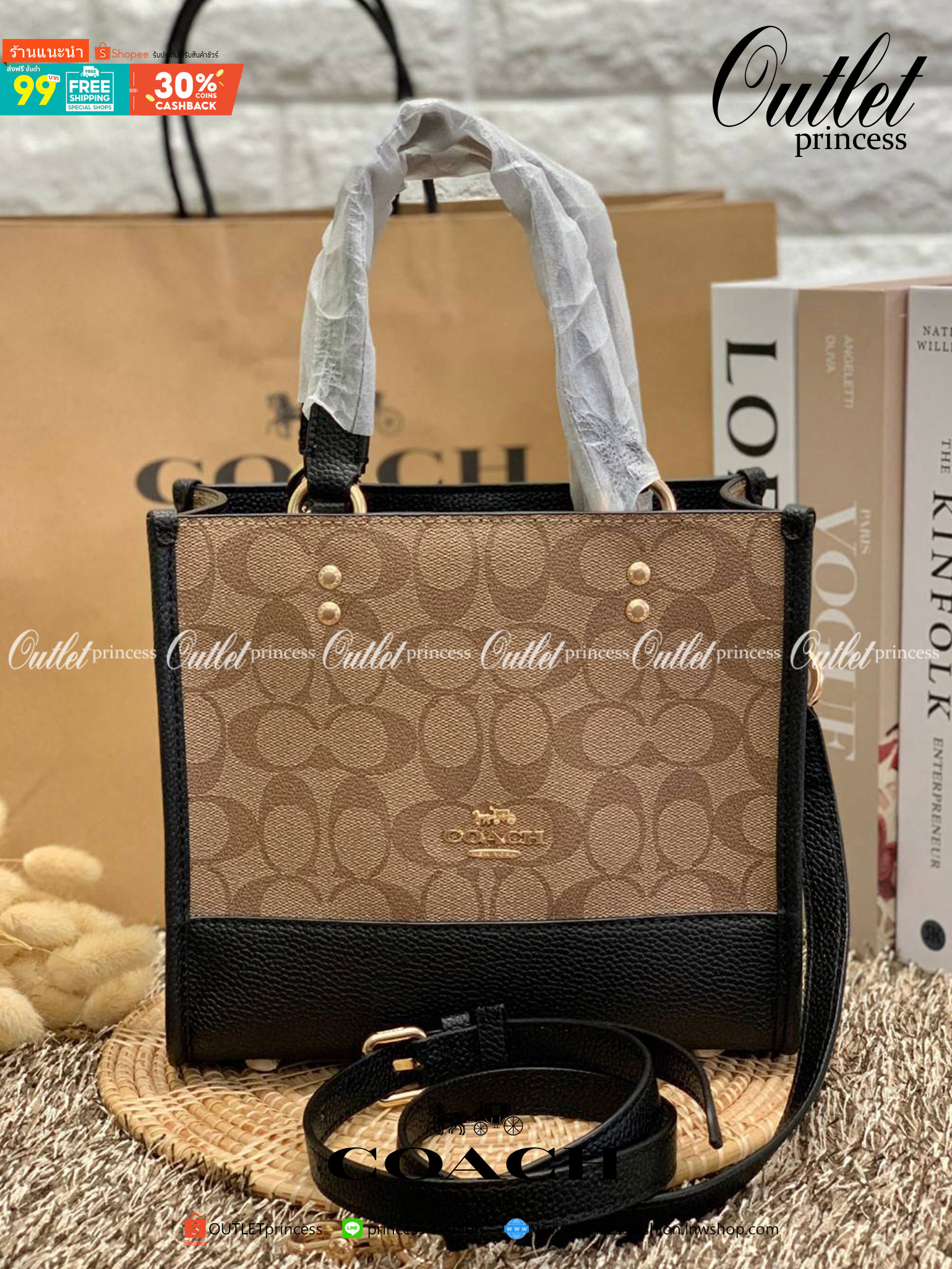 น่าใช้มากๆ สวยเกินราคาไปเลยจร้าา😘 COACH FIELD TOTE 22 SMALL BAG ((C5122)) พร้อมส่งความสวยที่ไทยค่ะ! กระเป๋าหิ้วหรือสะพายข้างได้ หนังแท้นิ่ม ใบจริงสวยมากๆเลยค่ะ ปากกระเป๋าแบบกระดุมแม่เหล็ก ภายในกว้างใส่ของจำเป็นของสาวๆได้เยอะเลย มีช่องซิปและช่องเล็