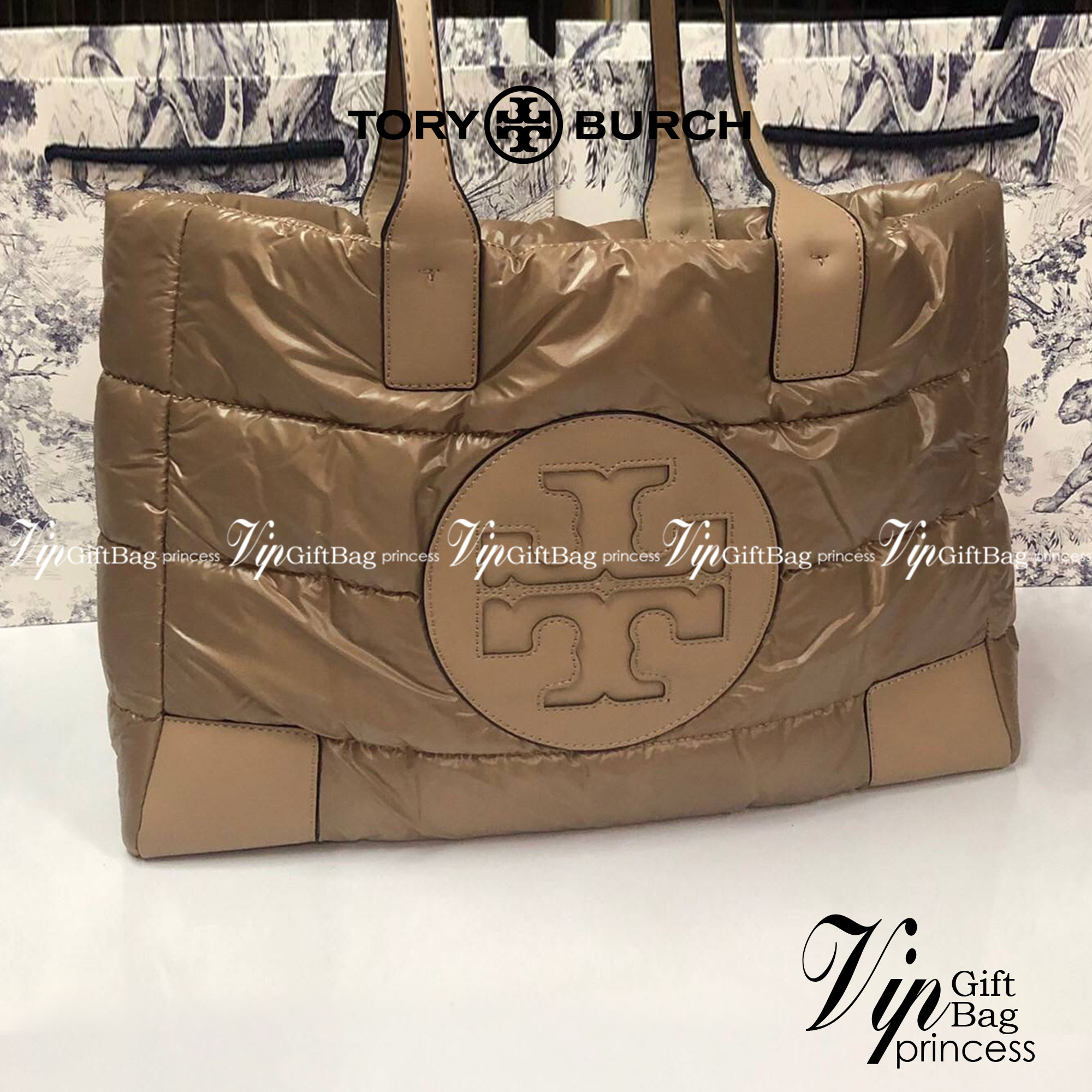 พร้อมส่งที่ไทย TORY BURCH Ella Puffer Tote Bag 40cm กระเป๋าโท้ทใบใหญ่ ภายในโล่งกว้าง จุของได้เยอะ ภาพสินค้าถ่ายจากงานขายจริง ใช้งานต่างประเทศได้