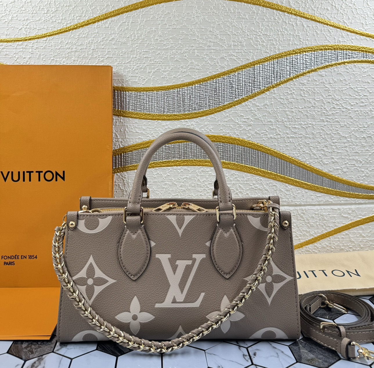 LV OnTheGo East West กระเป๋าทรงโท้ทดีไซน์ใหม่ สัดส่วนลงตัวงดงาม เกรดออริ 1:1 สลับแท้
