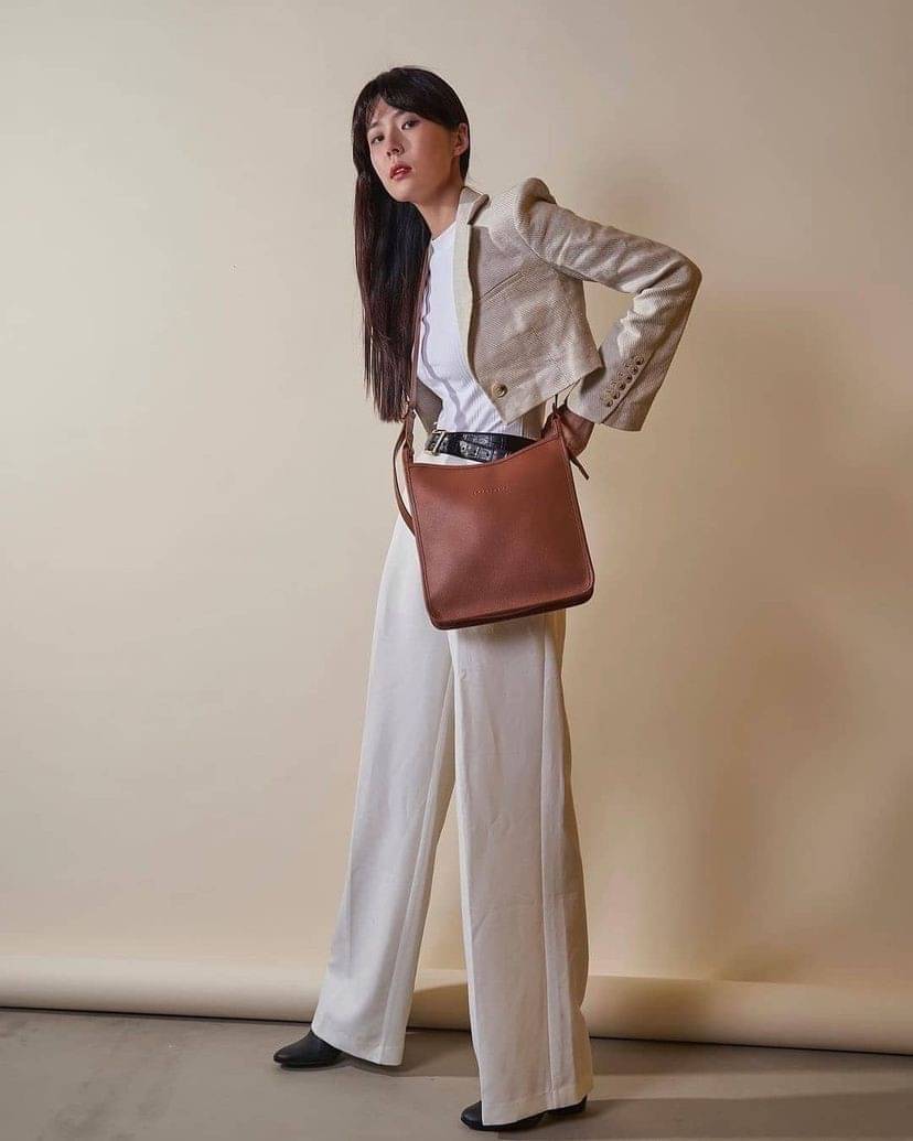 LONGCHAMP LE FOULONNÉ CROSSBODY BAG กระเป๋าสะพายที่เรียบง่ายและดูดี การออกแบบที่คล่องตัวของรุ่นนี้เหมาะอย่างยิ่ง