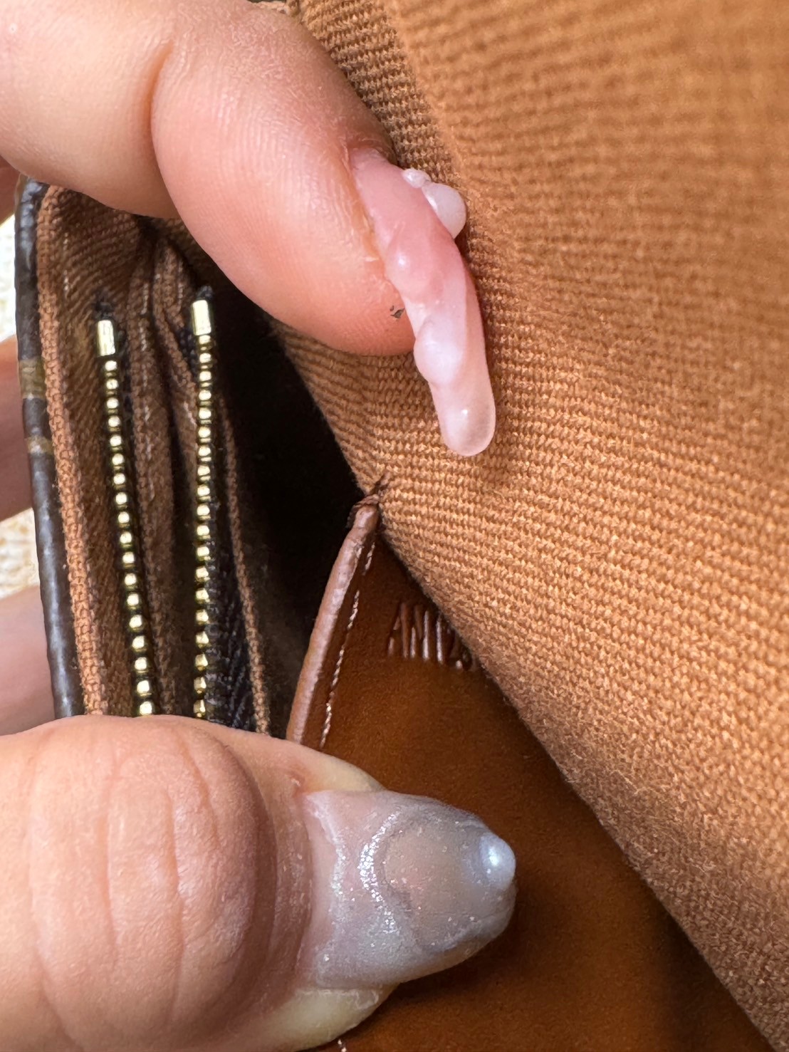 LV Wallet on Chain Ivy / LV IVY BAG กระเป๋าสะพายรุ่นยอดนิยม ใช้งานได้ทั้งธีมกลางวันและกลางคืน สวยหรู ดูแพงที่ถูกต้องมาก เกรดออริ 1:1 ใช้งานต่างประเทศได้