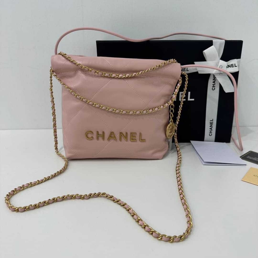 CHANEL 22 MINI HANDBAG Shiny Calfskin & Gold-Tone Metal พร้อมส่ง เกรดออริจินอล สลับของแท้ ใช้งานต่างประเทศได้ ภาพถ่ายจากงานขายจริง