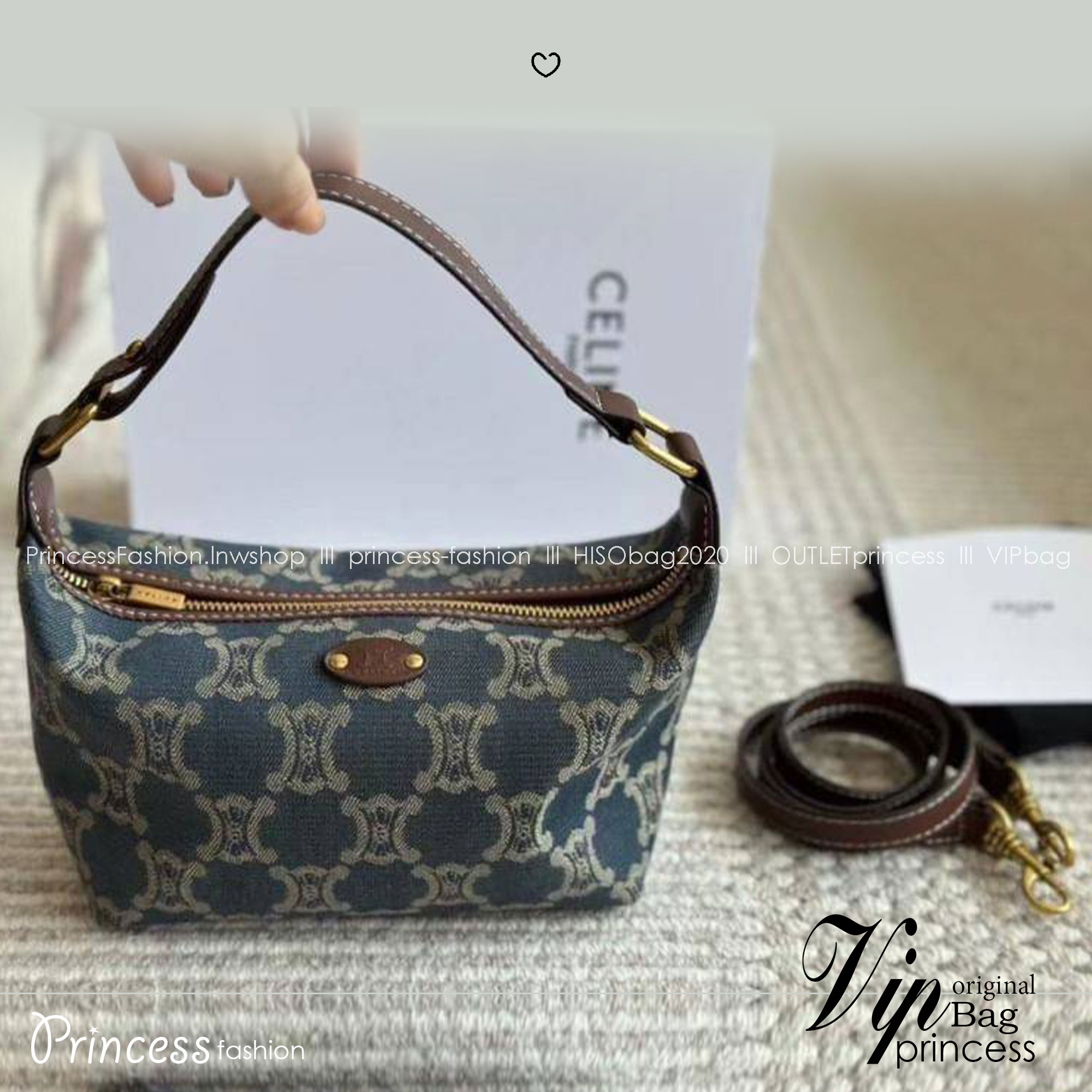 CELINE Vintage Denim Triomphe Lunch Box Bag กระเป๋าทรงโฮโบวินเทน งานเดนิมฟอกเข้ากับยุคสมัย สวยเท่ห์ พร้อมสายสะพาย รูปทรงใช้งานง่ายขนาดเหมาะมือ งานจริงน่าใช้มากค่ะ