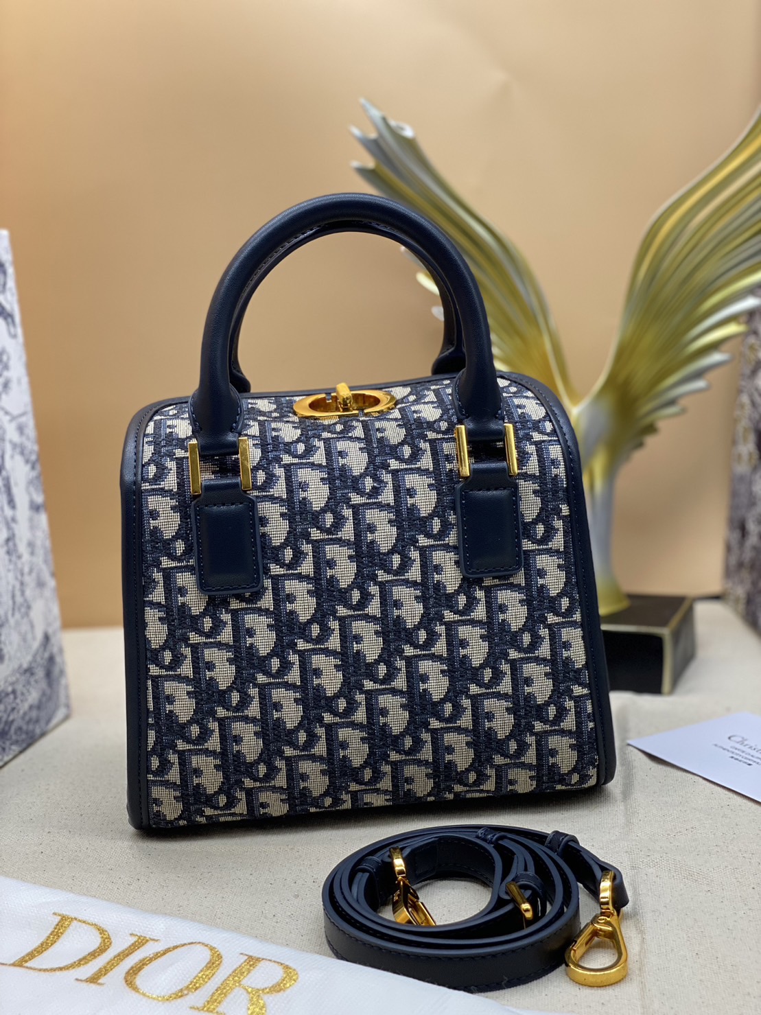 DIOR SMALL BOSTON BAG Blue Oblique Embroidery and Smooth Calfskin / DIOR Box Bag พร้อมส่ง กระเป๋าสะพายทรงกล่อง New for Winter 2023 คอลผู้ดี สวยหรู ตอบโจทย์และแมทช์ได้กับทุกลุคทุกสไตล์