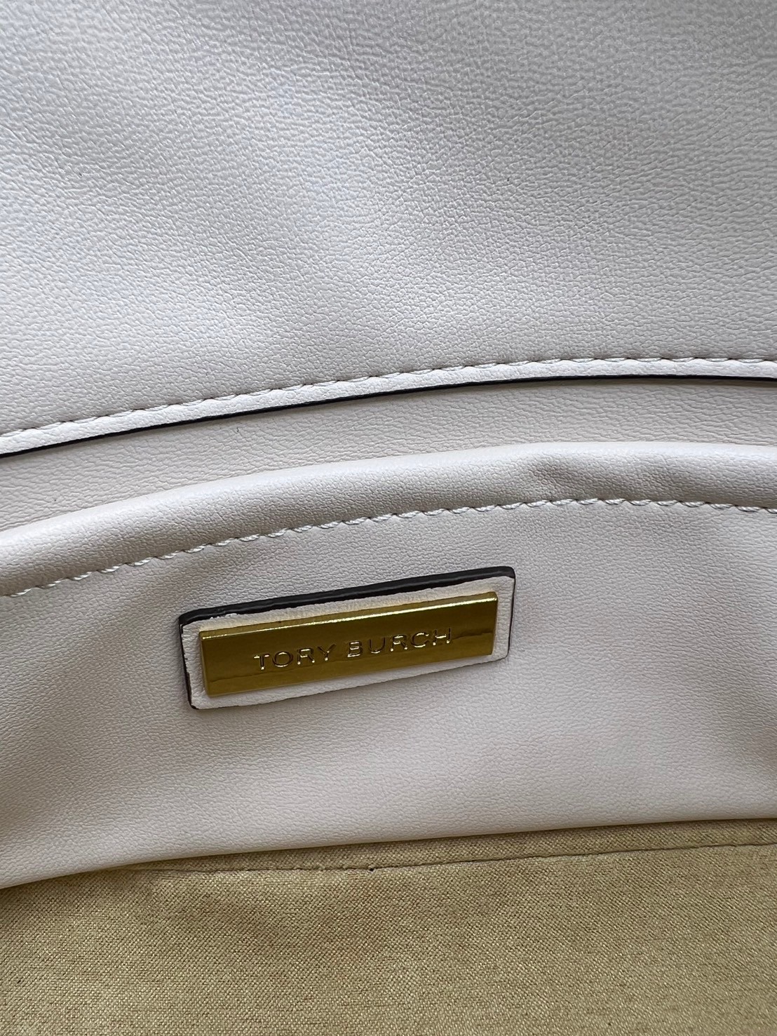 Tory Burch Kira Chevron Flap Small Shoulder Bag กระเป๋าสะพายดีไซน์รูปทรงคลาสสิค ดูผู้ดีหรูหรา เกรดออริ สลับแท้ 1:1 ใช้งานต่างประเทศได้