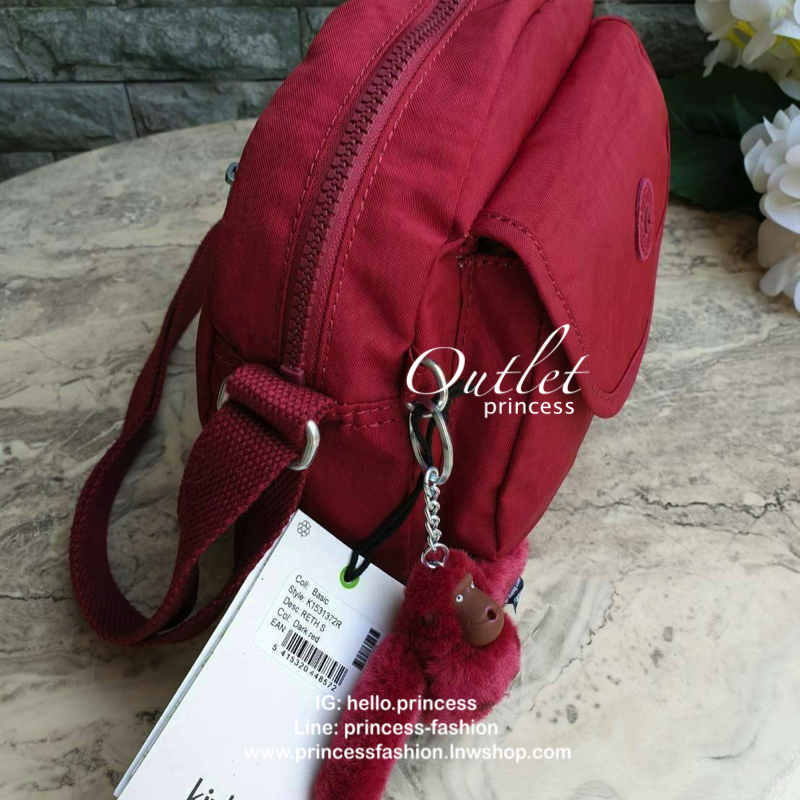 Kipling nylon shoulder bag รุ่น ( K15313 ) >>พร้อมส่งค่ะกระเป๋าสะพายข้างรุ่นใหม่ล่าสุด วัสดุไนล่อน กันน้ำ บุด้วยนวมที่ฐานกระเป๋าเพิ่มความนุ่ม >>รูปทรงสวย ขนาดกระทัดรัด มีช่องกระเป๋าด้านหน้าใส่ของจุกจิกหนึ่งช่อง >>มีช่องซิปหลักนะค่ะ ด้านใ