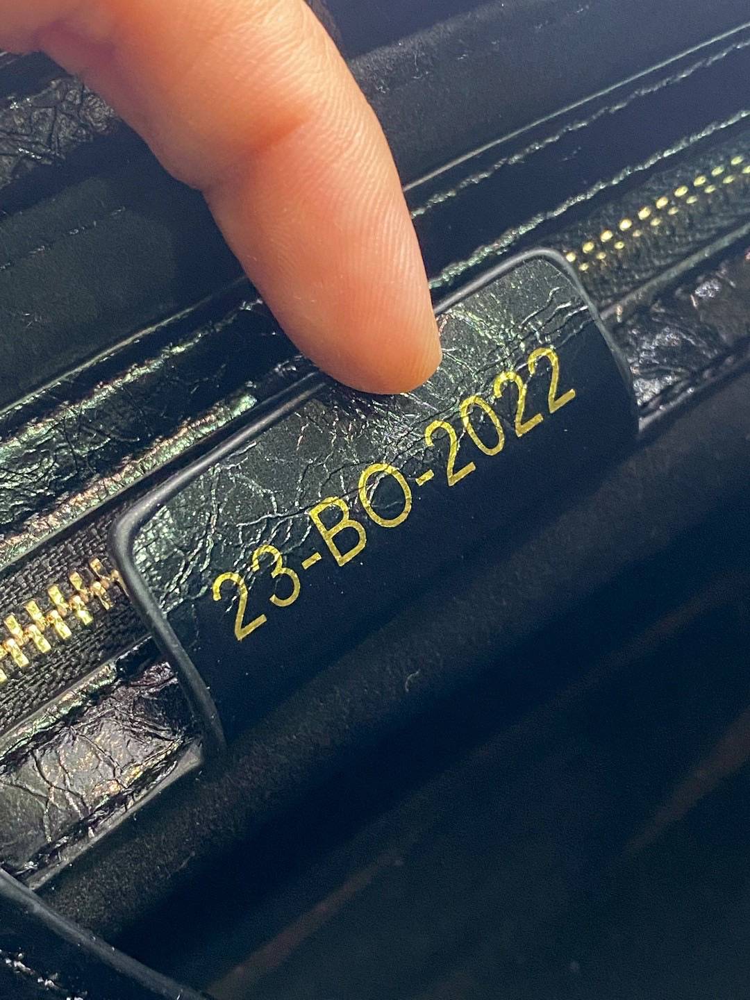 ORI หนังแท้ | DIOR D-Journey bag in leather กระเป๋าสะพายโฮโบทรงสวย รุ่นใหม่ล่าสุด ดีไซน์เรียบหรูลัคชูที่สุด มาพร้อมสายสะพาย2เส้นคู่แบบใหม่สุดเก๋