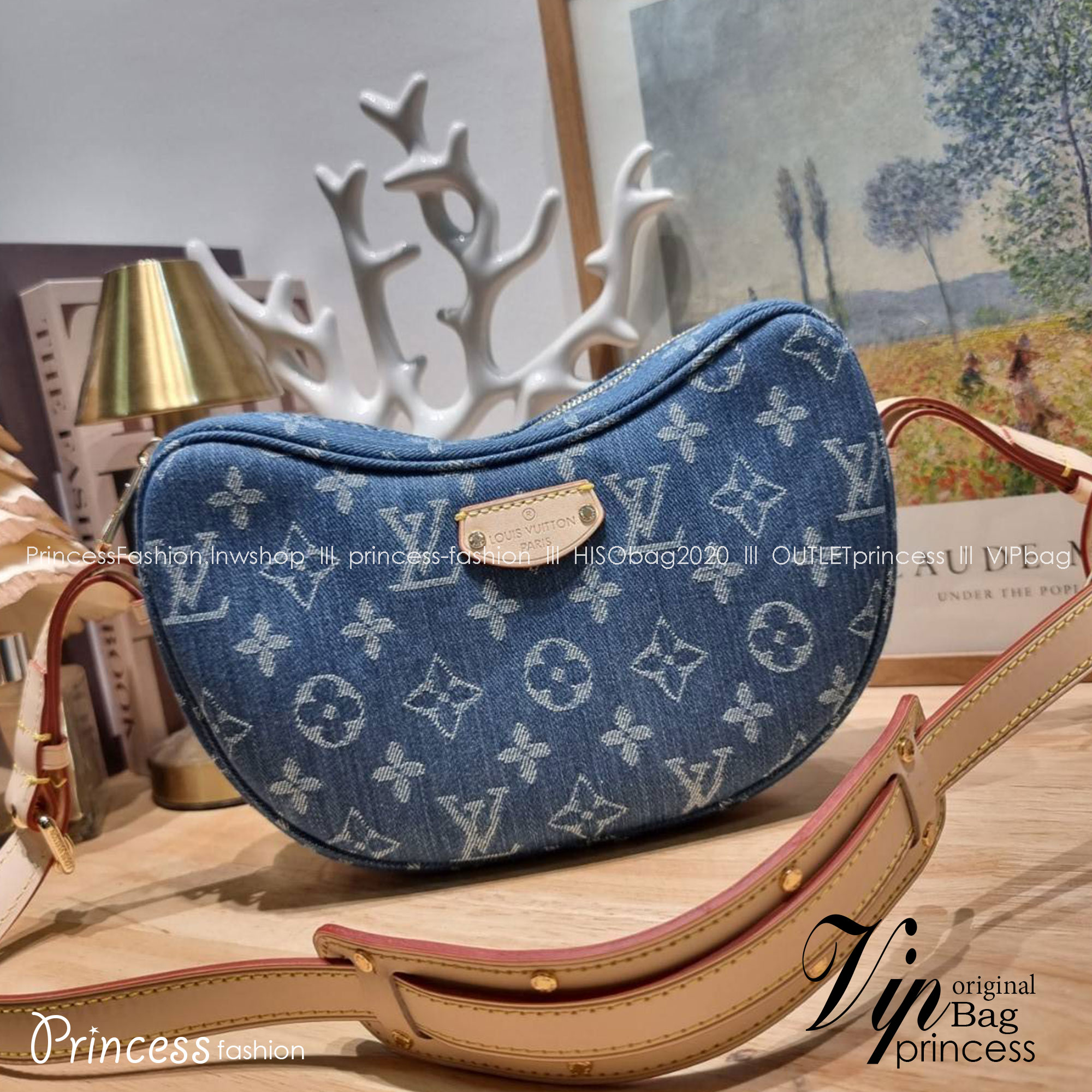 LV croissant denim bag กระเป๋าทรงครัวซองต์ ใหม่ล่าสุด สวยชิค ฉ่ำก่อนใคร ด้วยดีไซน์สุดเก๋แบบทำถึง เพิ่มดีเทลน่าใช้ด้วยใบลูก ที่แยกออกมาใช้ได้