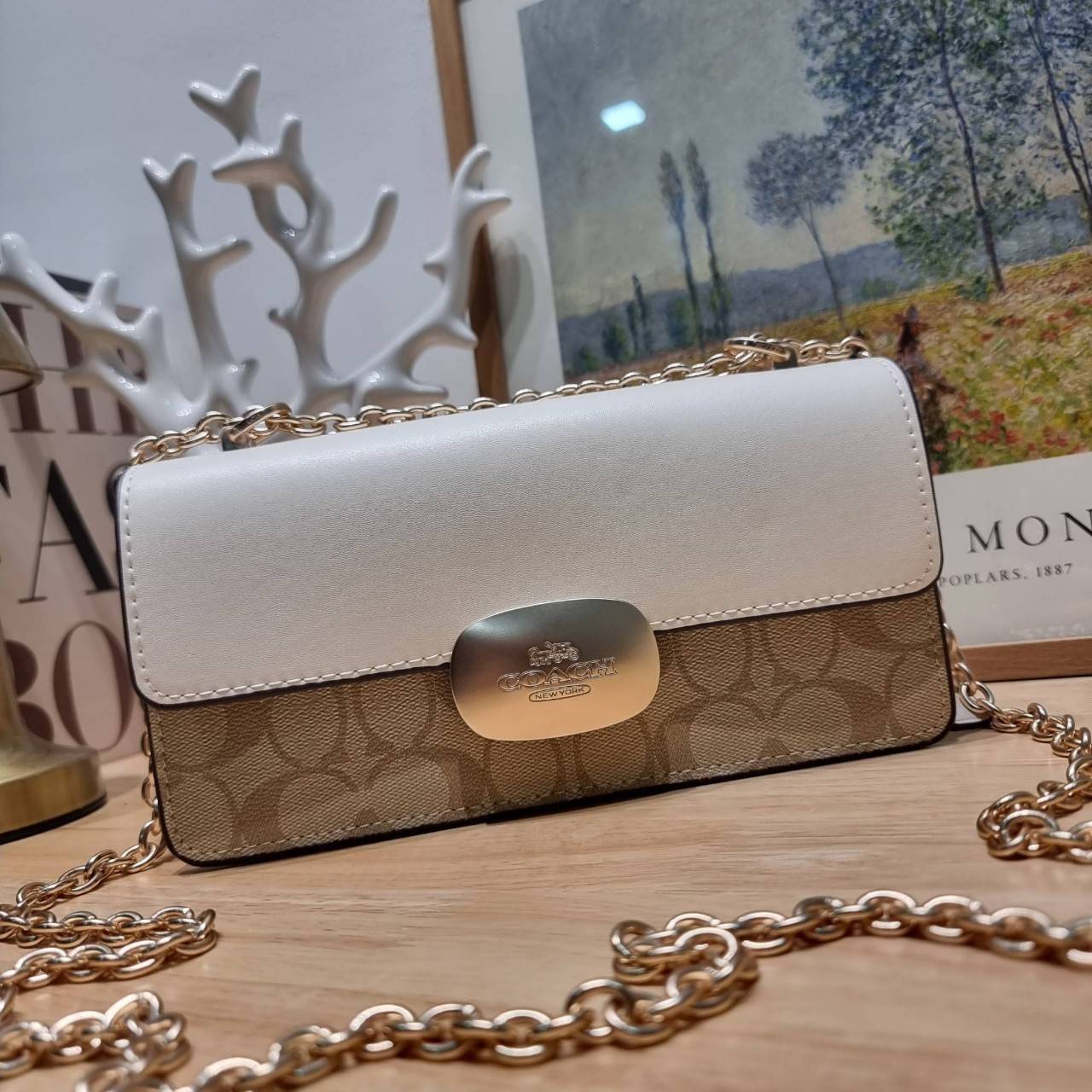 COACH CR528 ELIZA FLAP CROSSBODY IN SIGNATURE CANVAS กระเป๋าสะพายสุดหรู ดีไซน์โลโก้รุ่นใหม่สวยเด่น เกรดท็อปออริ เกรดดีสุด สลับแท้ 1:1