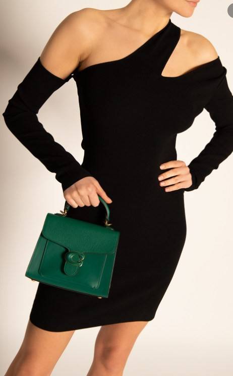 COACH TABBY TOP HANDLE 20 พร้อมส่งที่ไทยค่ะ! กระเป๋าหิ้ว//สะพายข้างได้ หนังแท้อย่างดี กหนึ่งใบทำหนังสองลายได้อย่างสวยงาม พร้อมโลโก้รุ่นใหม่ล่าสุดดูดีมากๆค่ะ เปิดปิดกระเป๋าแบบกดล็อค ภายในมีช่องหลักสองช่อง ใส่มือถือได้ทุกรุ่น;กระเป๋าเงินใบกลางได้;ของจำเป็นจ