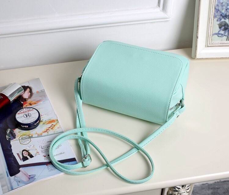 กระเป๋าสะพาย H&M รุ่น cross body bag มี 4 สี : ดำ , ชมพูนู๊ด , เหลือง , มิ้นท์