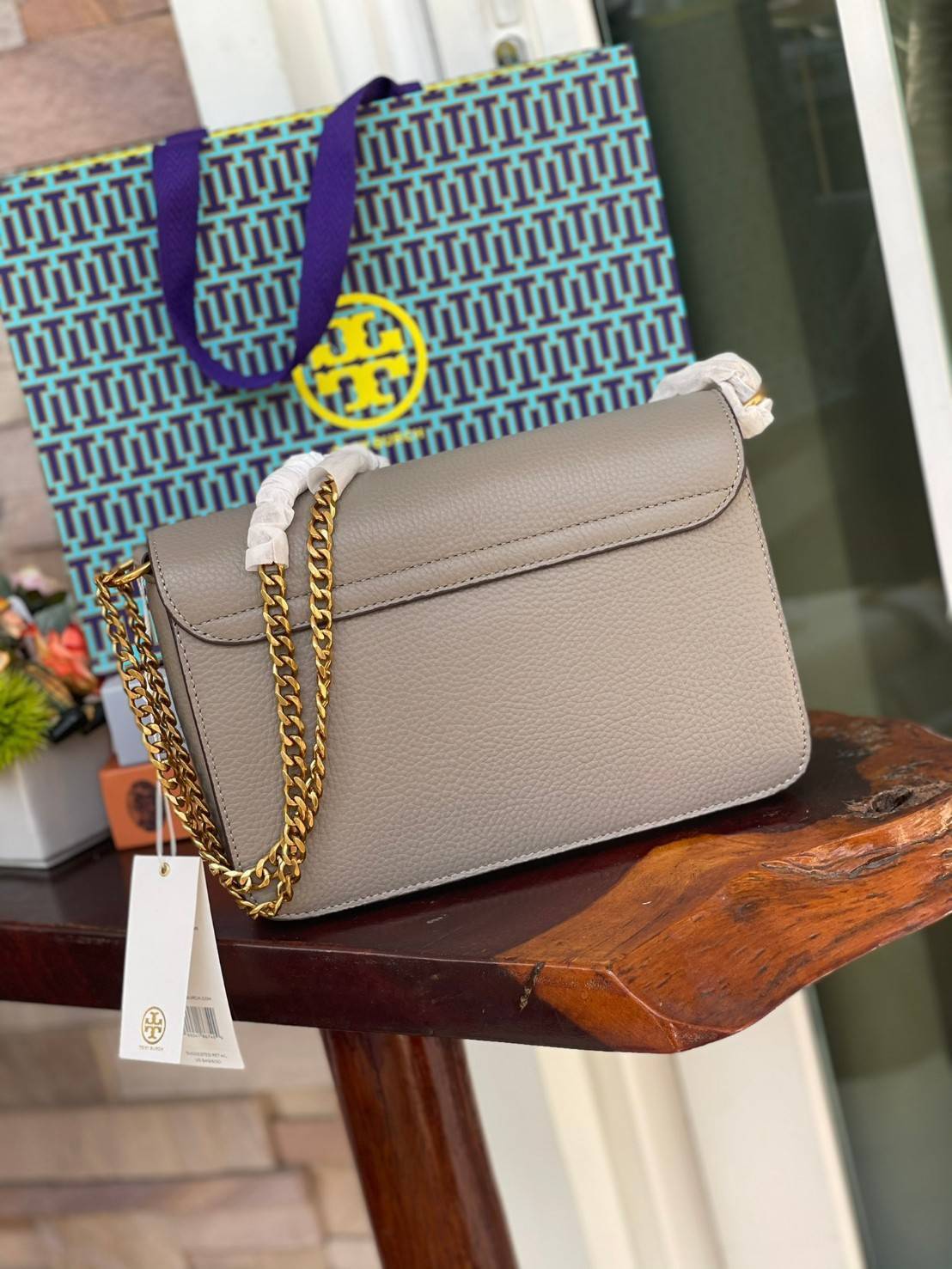 Tory burch description chelsea shoulder bag กระเป๋าที่ใช้เป็น Everyday Bag