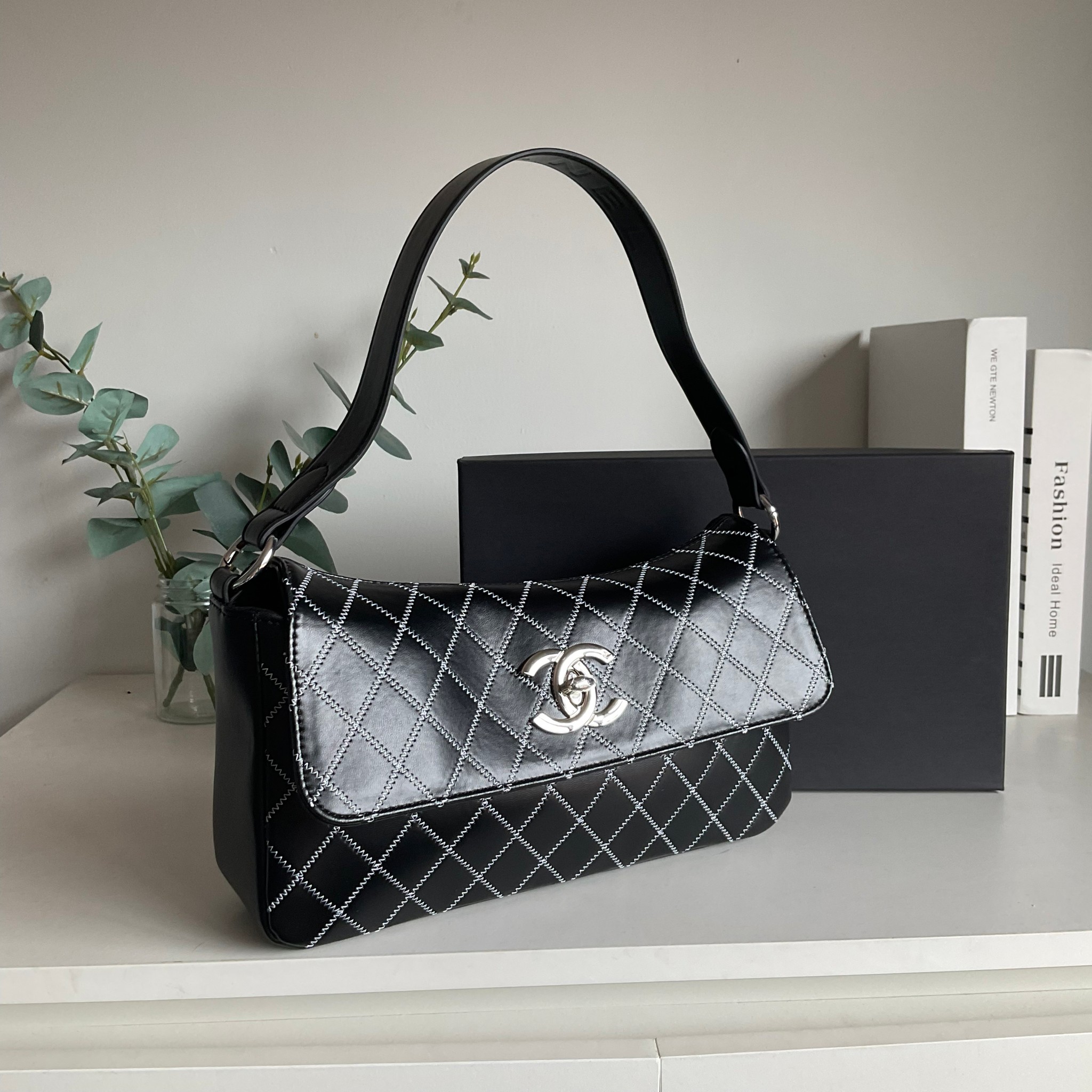 Chanel E/W Quilted Chain Stitch Flap Bag - Black Shoulder Bag / CHANEL VIP CROSSBODY BAG กระเป๋าทรงสะพายข้าง หนังพียู อะไหล่เงิน เย็บกิมมิคตารางสีขาว