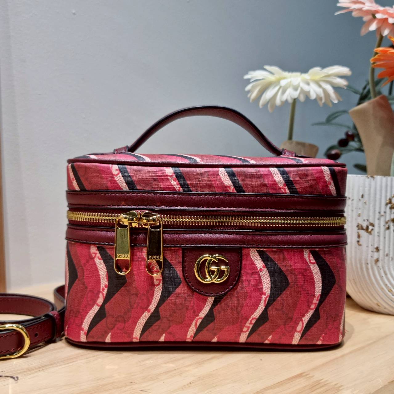 Gucci Lunar New Year Printed super mini bag ไอเท็มหายากสุดปัง กระเป๋าสะพายรุ่นรับทรัพย์ คอลเลคชั่นใหม่พร้อม box set โทนสีใหม่ของแบรนด์