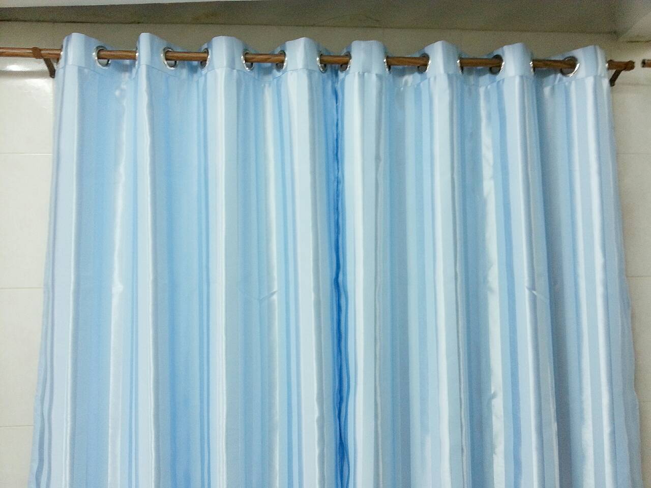 ผ้าม่านหน้าต่างกันยูวี หนา ลายทางเล็ก สีฟ้าอ่อน