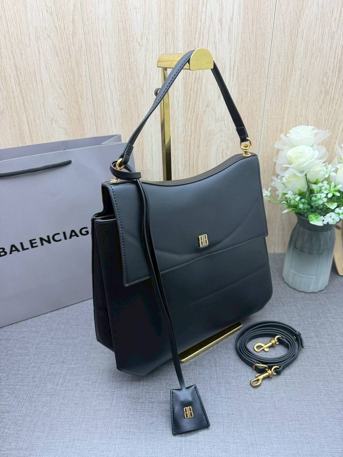 ORI หนังแท้ | Balenciaga Nano Medium Top Handle Bag 27cm กระเป๋าสะพายทรงโท้ท ดีไซน์ใหม่สวยเก๋ตามแบบฉบับแบรนด์
