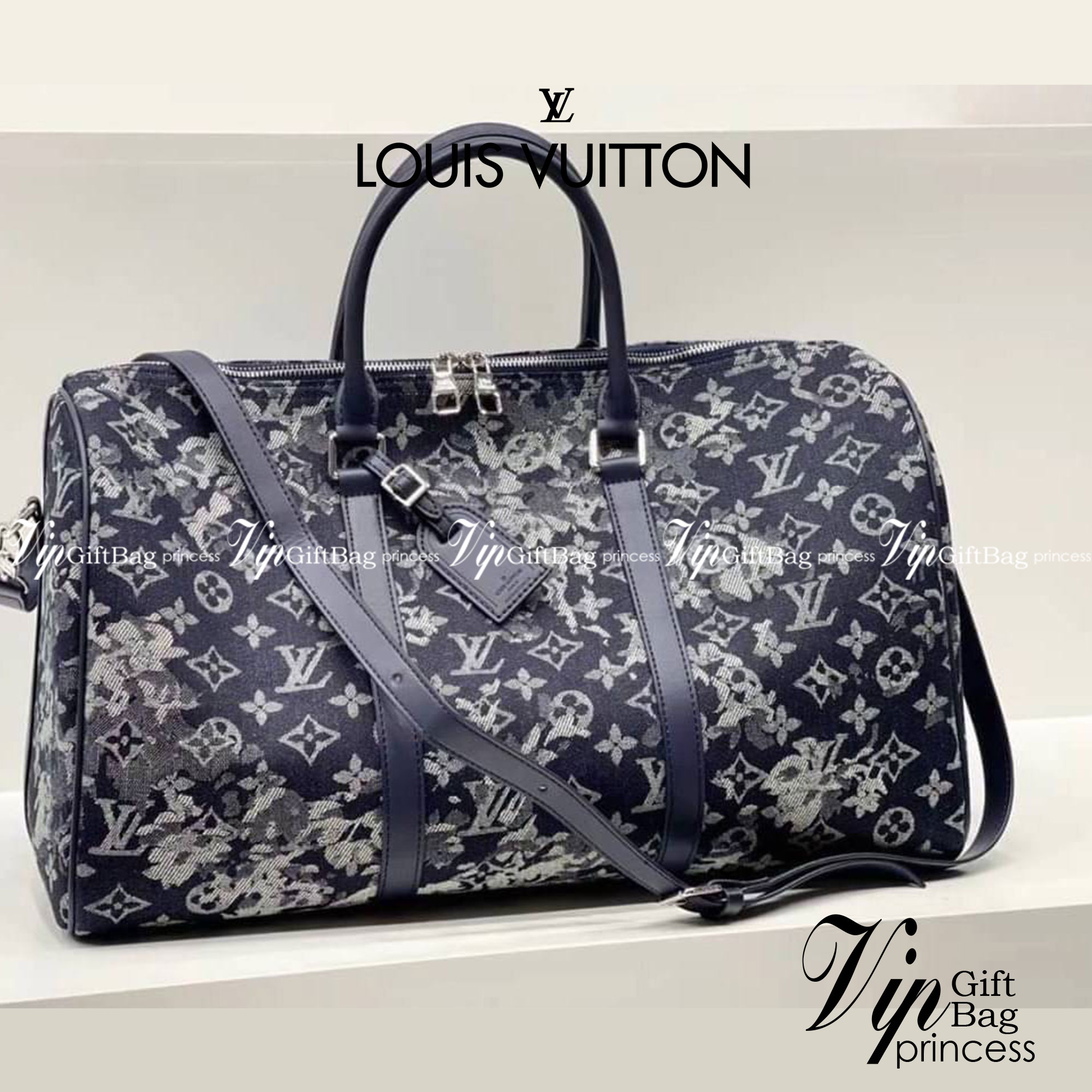 LOUIS VUITTON MONOGRAM DENIM / LV Denim Travel กระเป๋าเดินทาง อีกรุ่นขายดี!!! ของมันต้องมี ♡ มาใหม่ กระเป๋า TRAVEL BAG ใส่ของได้เยอะมาก ทรงสวย พิมพ์ลายชัดเจน มาพร้อมสายสะพายข้างสวยหรู ดูแพงคะ! พร้อมส่งที่ไทย