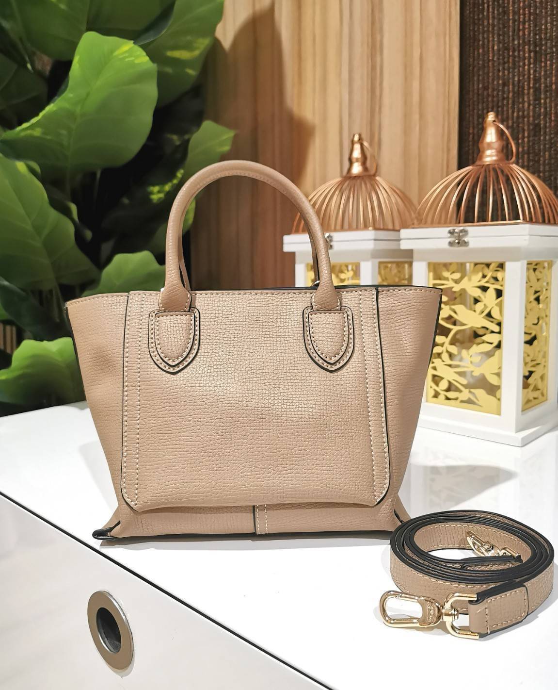 LONGCHAMP MINI MAILBOX TOP HANDLE BAG กระเป๋าถือหรือสะพายรุ่นใหม่ล่าสุด โดดเด่นด้วยดีไซน์คลาสสิควัสดุ Polyamide & Leather หนังแท้เนื้อหนานุ่มหนังขึ้นลายสวยหรูดูดียืดหยุ่นแข็งแรง