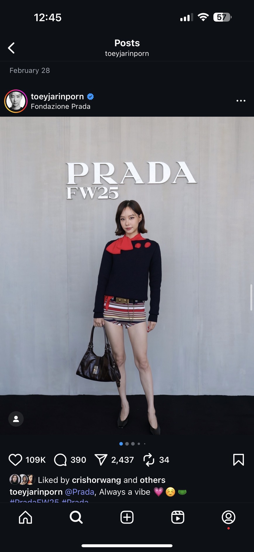 TOP ORI หนังแท้ | เกรดดีสุด PRADA Medium leather tote bag / pradahobo กระเป๋าสะพายทรงโฮโบ คลาสสิคหนังเงาสวยหรูดูแพง ใบใหญ่กำลังดี ดีไซน์ใหม่ล่าสุด ภายในโล่งกว้าง จุของได้สบายๆ