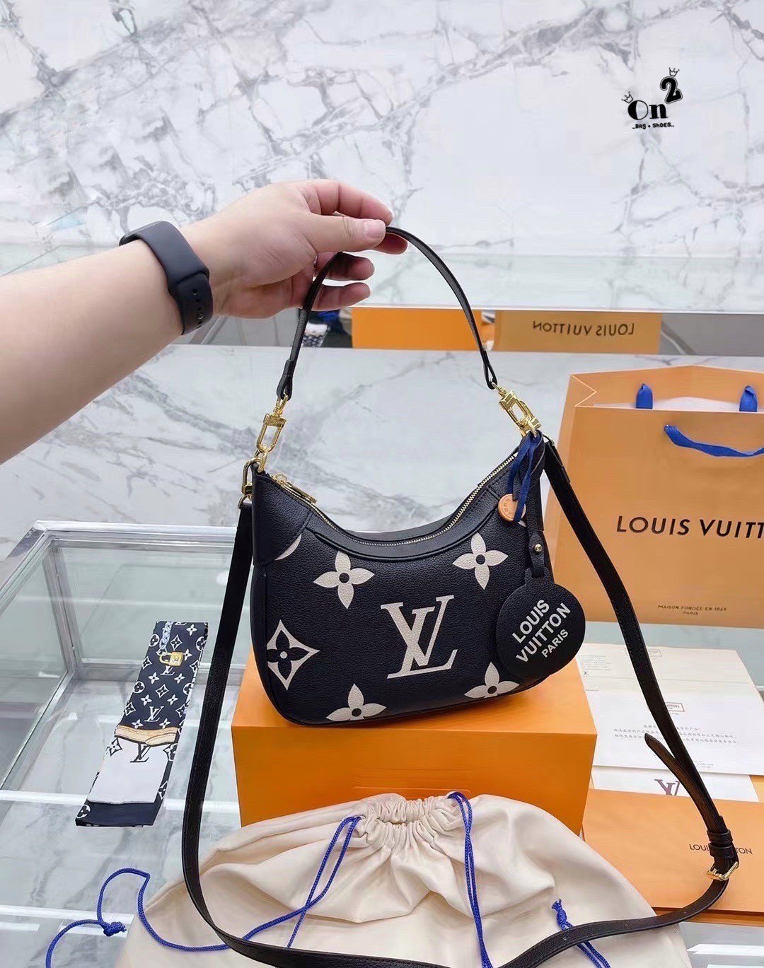 LV Replica Bagatelle BB Leather Hobo Bag / LV Bagatelle BB bag กระเป๋าสะพายสุดหรู มาใหม่ชนช้อปค่า ใบเล็กซิปบน หนังลายโมโนแกรม งานสวยเป๊ะที่สุดเป๊ะทุกมุม ปั้มทุกจุด ใช้ได้ Everyday Look เลยค่า ดีไซน์ทรงคลาสสิค มาพร้อมสายสะพายยาวงานจริงสวยทุกมุมเป๊ะปังมากค่