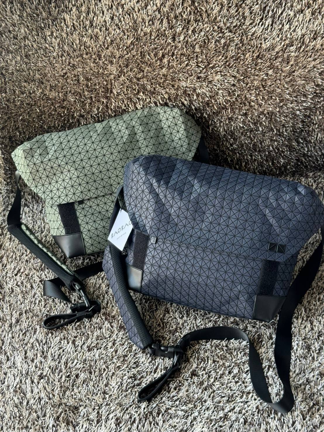 พร้อมส่ง 4 สี Baobao issey miyake Sling shoulder bag / Miyake geometric-panelled Laptop กระเป๋าสะพาย 🧡 เกรดออริจินอล 1:1 สลับแท้