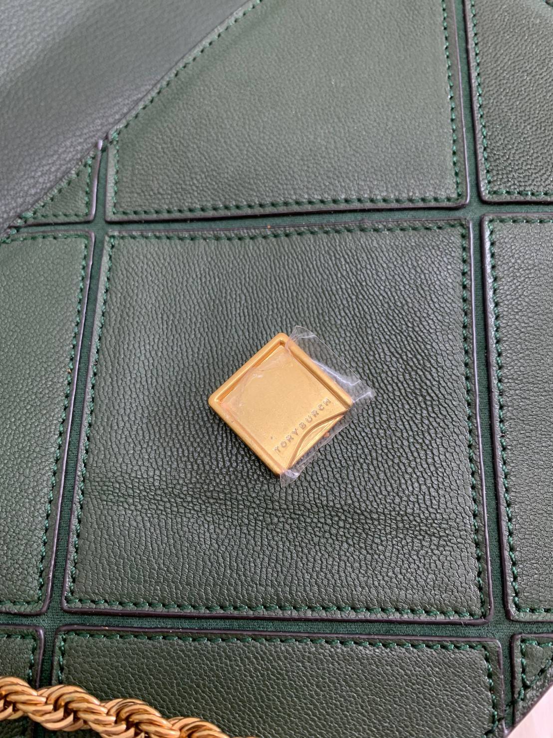 สวยจริงคุณภาพสูง ไม่จกตาค่ะ!! TORY BURCH ELEANOR QUILTED CONVERTIBLE SHOULDER BAG ((73590)) พร้อมส่งที่ไทย ใครรออยู่ห้ามพลาด จำนวนจำกัดค่ะ!! อีกรุ่นที่น่าครอบครองมากๆค่ะ😘 กระเป๋าสะพายข้างและทบสายเป็นคล้องไหล่ได้ หนังแท้ชั้นดีที่สุด ทำลายเหลี่ยมตัด