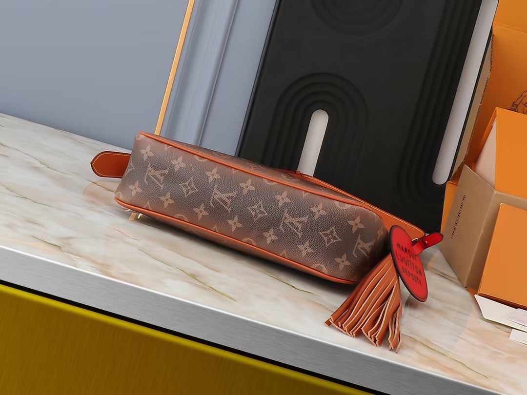 LV Pochette Accessoire XL Bag Monogram Canvas Aged leather trim กระเป๋าสะพายทรงพอชรุ่นใหม่ แคนวาสแต่งเก่า คลาสสิกและเท่มากๆ