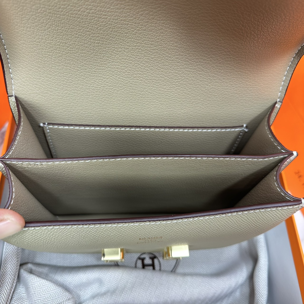 ORI หนังแท้ | Hermes Constance Bag กระเป๋าสะพายที่สุดแห่งหรูหราลัคชู นิยามของความสง่างามเหนือกาลเวลา แบรนด์เนมในฝัน งดงามดั่งเจ้าหญิง