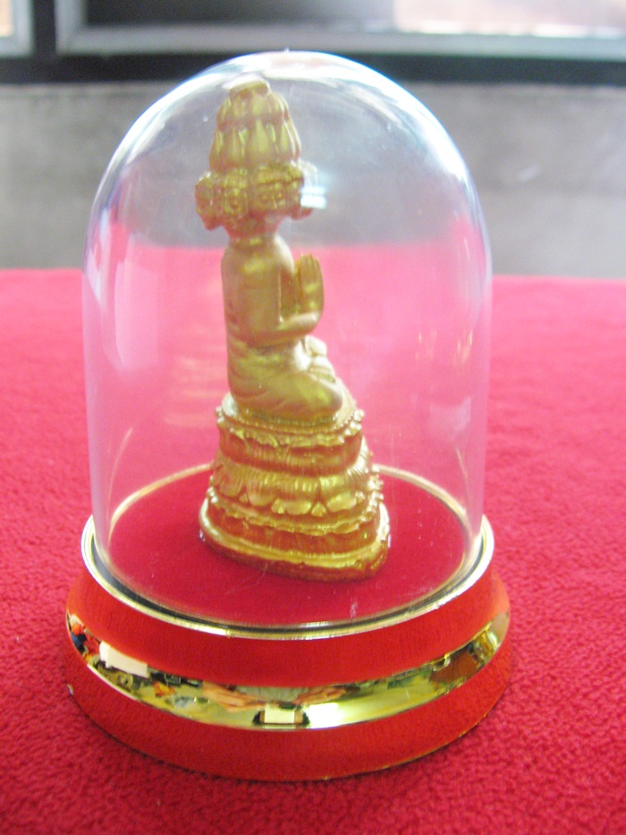 สินค้าหมดค่ะ พระบูชาพระเศรษฐีนวโกฏิสีทอง ครอบแก้วใสค่ะ