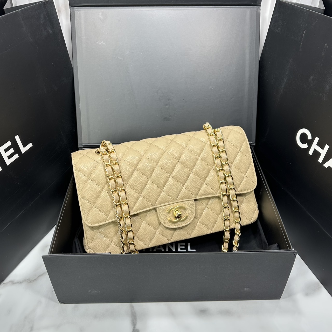 ORI หนังแท้ | ORI หนังแท้ | CHANEL Classic 25cm shoulder bag กระเป๋าสะพายรุ่นยอดนิยม หรูหราระดับตำนาน สวยงามเหนือกาลเวลา