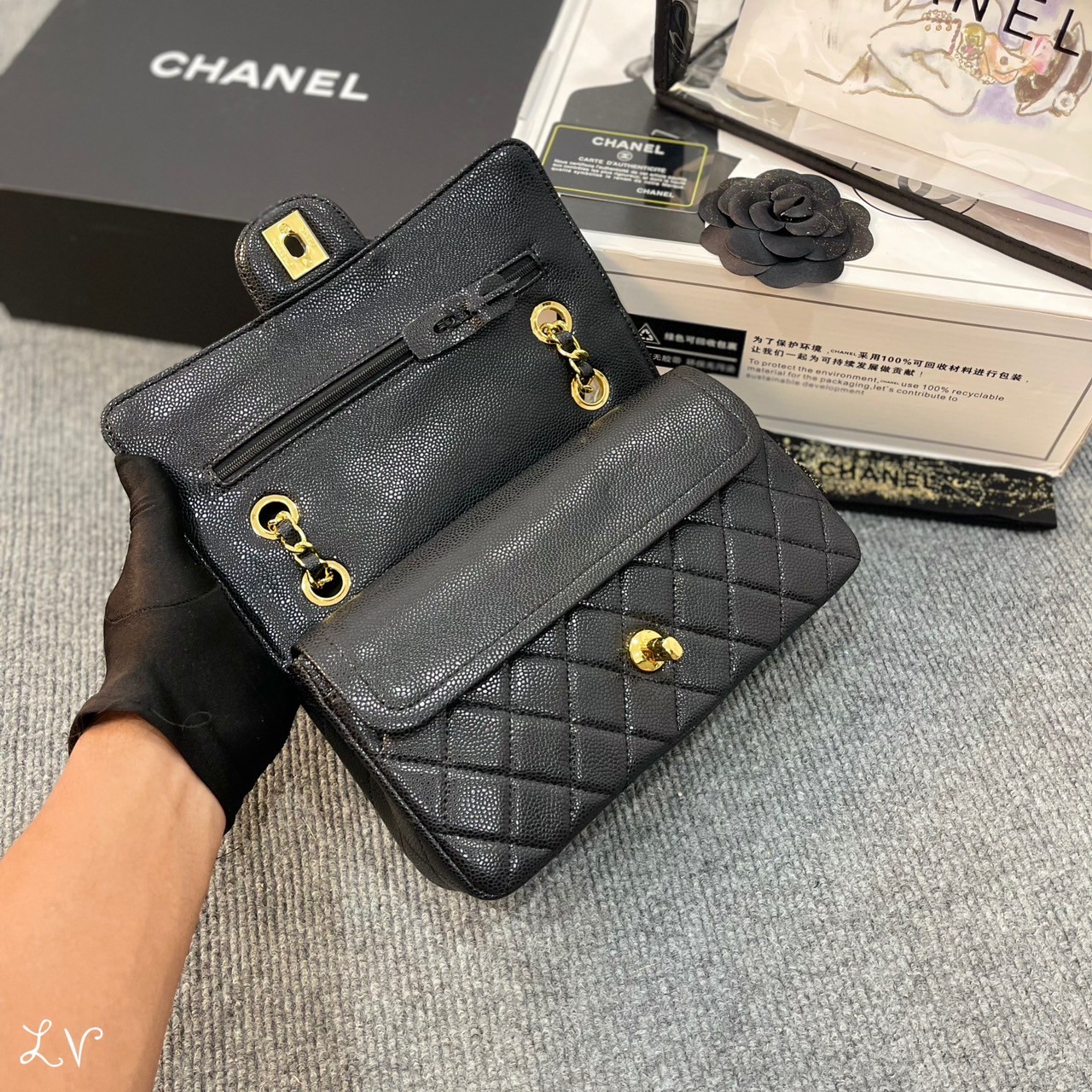 Chanel Classic 9" / Chanel Bag พร้อมส่ง กระเป๋าสะพายรุ่นยอดนิยม งานหนังสวยมาก มาพร้อมกล่อง อปก ครบเซ็ท ใช้งานต่างประเทศได้ ภาพถ่ายจากงานขายจริง