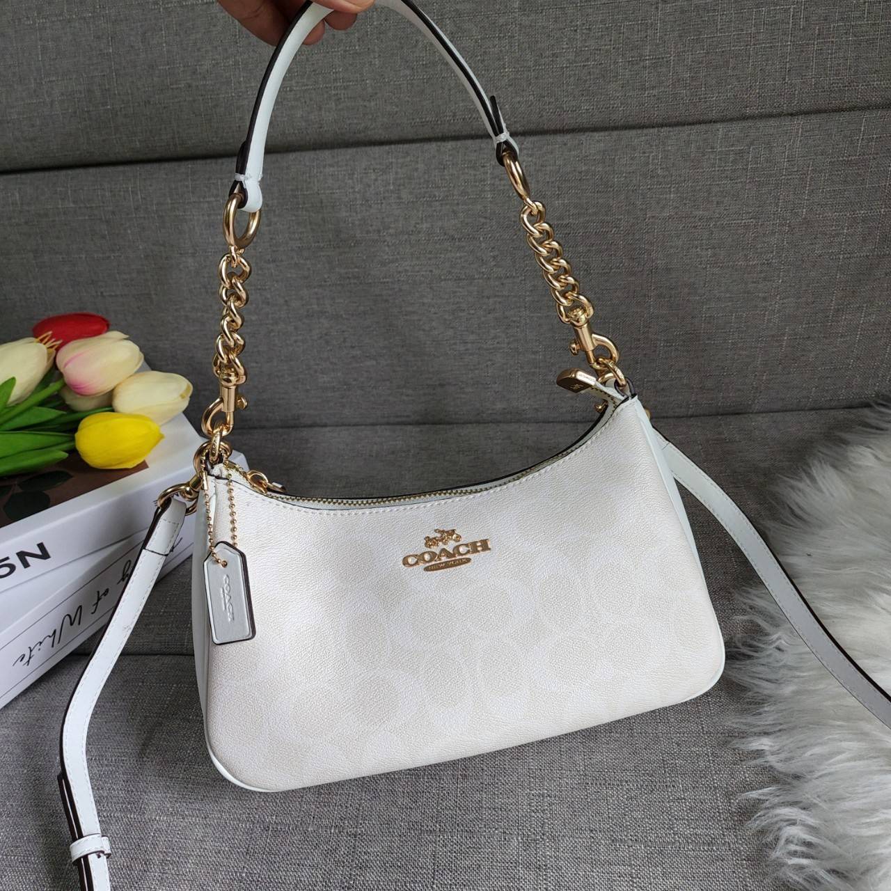 พร้อมส่งครบสี สวยทุกสีเลยค่า😘 ((CA173//CA209//CA548)) COACH TERI SHOULDER BAG 🔹กระเป๋าทรงพอช ในรูปแบบหนังแท้ หนังนิ่มสวยมากค่ะ