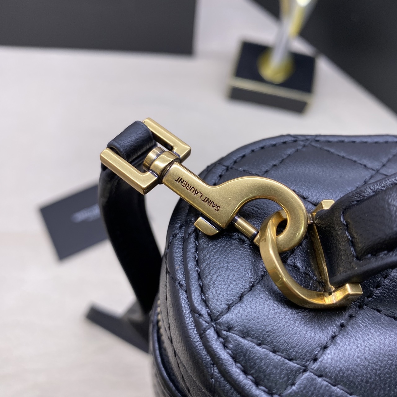 YSL GABY VANITY BAG กระเป๋าใส่เครื่องสำอางซิปรอบ งานหนังสวยเต็มใบ เกรดออริ สลับแท้ 1:1 ใช้ต่างประเทศได้