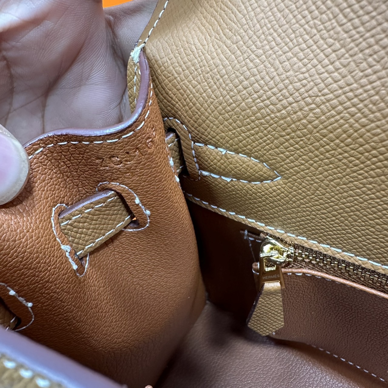 ORI หนังแท้ | Hermes Kelly 25cm กระเป๋าสะพายที่สุดแห่งหรูหราลัคชู นิยามของความสง่างามเหนือกาลเวลา แบรนด์เนมในฝัน งดงามดั่งเจ้าหญิง