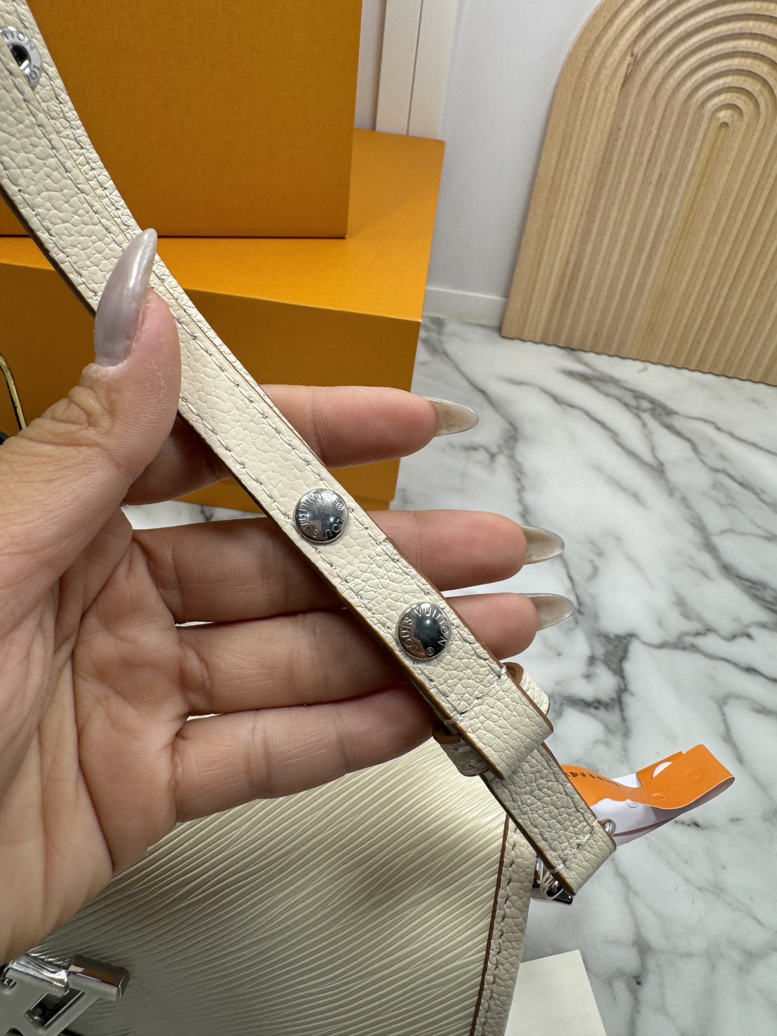 เกรดเทพ Top ORI | LV Buci bag Epi leather grain pattern / lvdiane กระเป๋าสะพายหนังแท้ลายเกรน เกรดดีสุด 🤍 เกรดเทพออริจินอล เทียบแท้ 1:1 ใช้งานได้ทั่วโลก