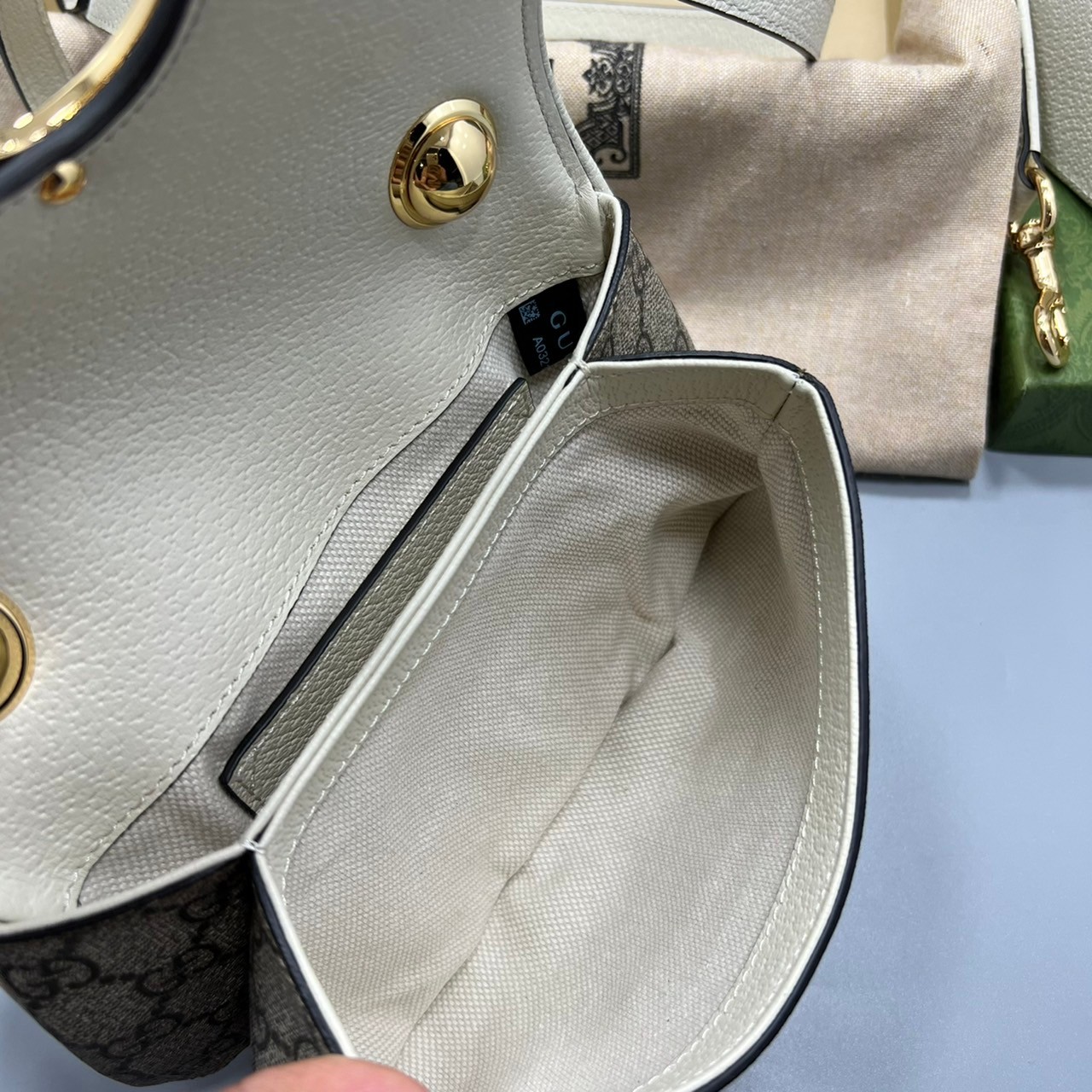 GUCCI Blondie mini shoulder bag เกรดเทพออริจินล หนังแท้และแคนวาสอย่างดี ภาพถ่ายจากงานขายจริง ใช้งานต่างประเทศได้ ผ่านทุก ตม