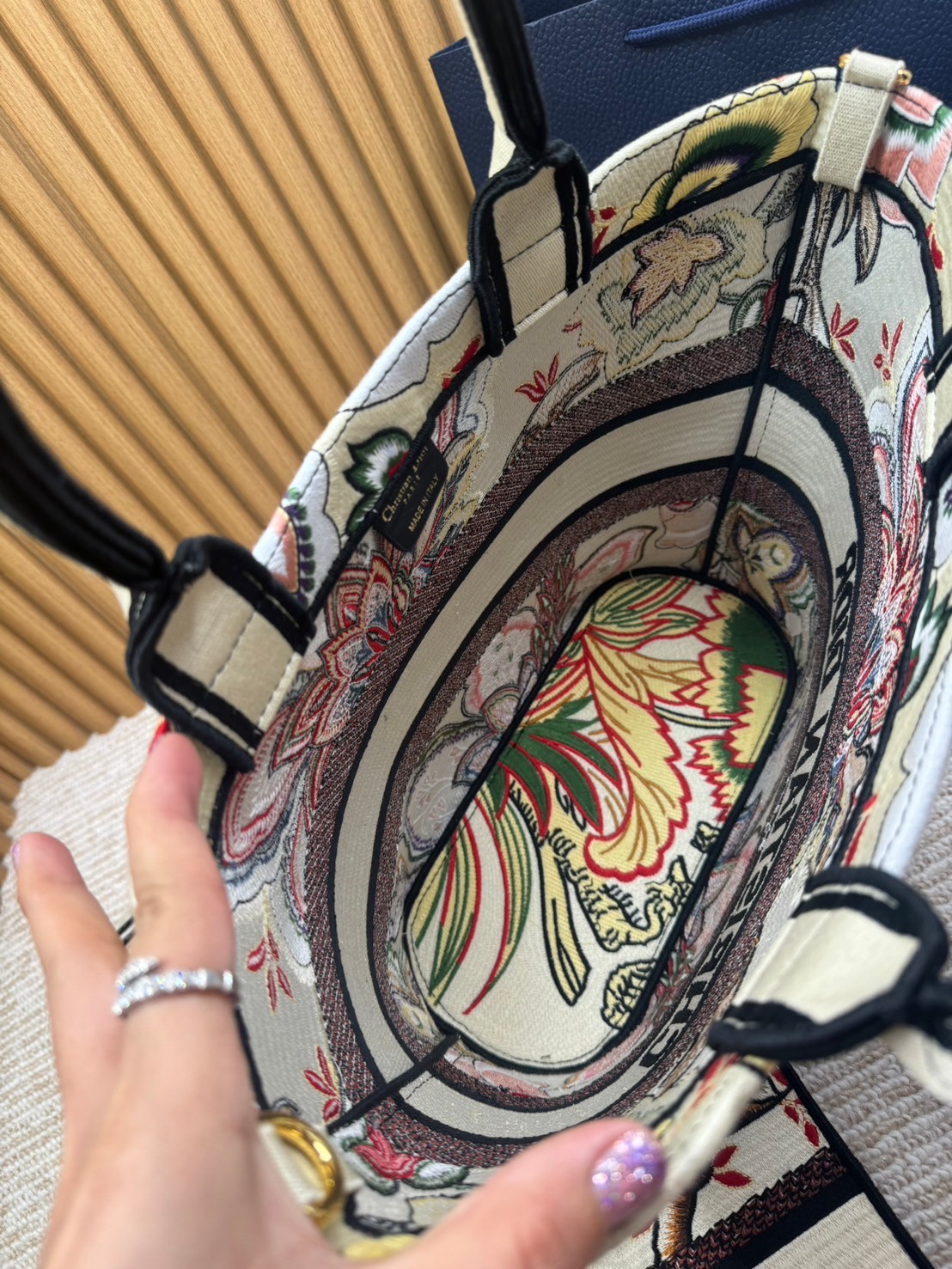 DIOR NEW LINE TOTE / DIOR KID TOTE กระเป๋าทรงโท้ทรุ่นใหม่ เอกษณ์ความหรูหรา โดดเด่นสวยงาม เกรดออริ 1:1 ใช้งานต่างประเทศได้