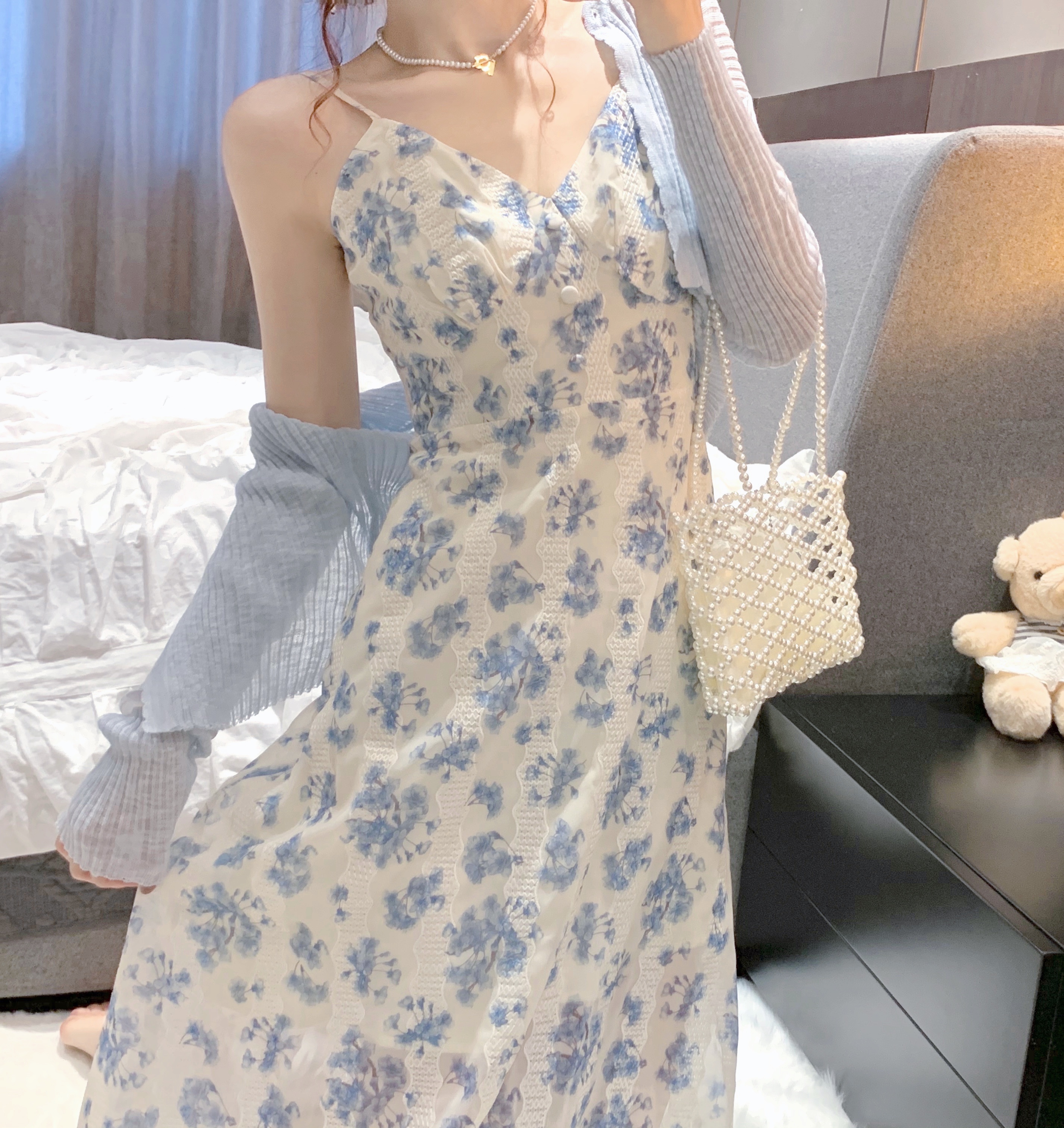 พร้อมส่ง 🏩 Many dress & tops เดรสสายเดี่ยวลายดอก เสื้อคลุมแขนยาวสีฟ้า (แยกชิ้น) (36421)
