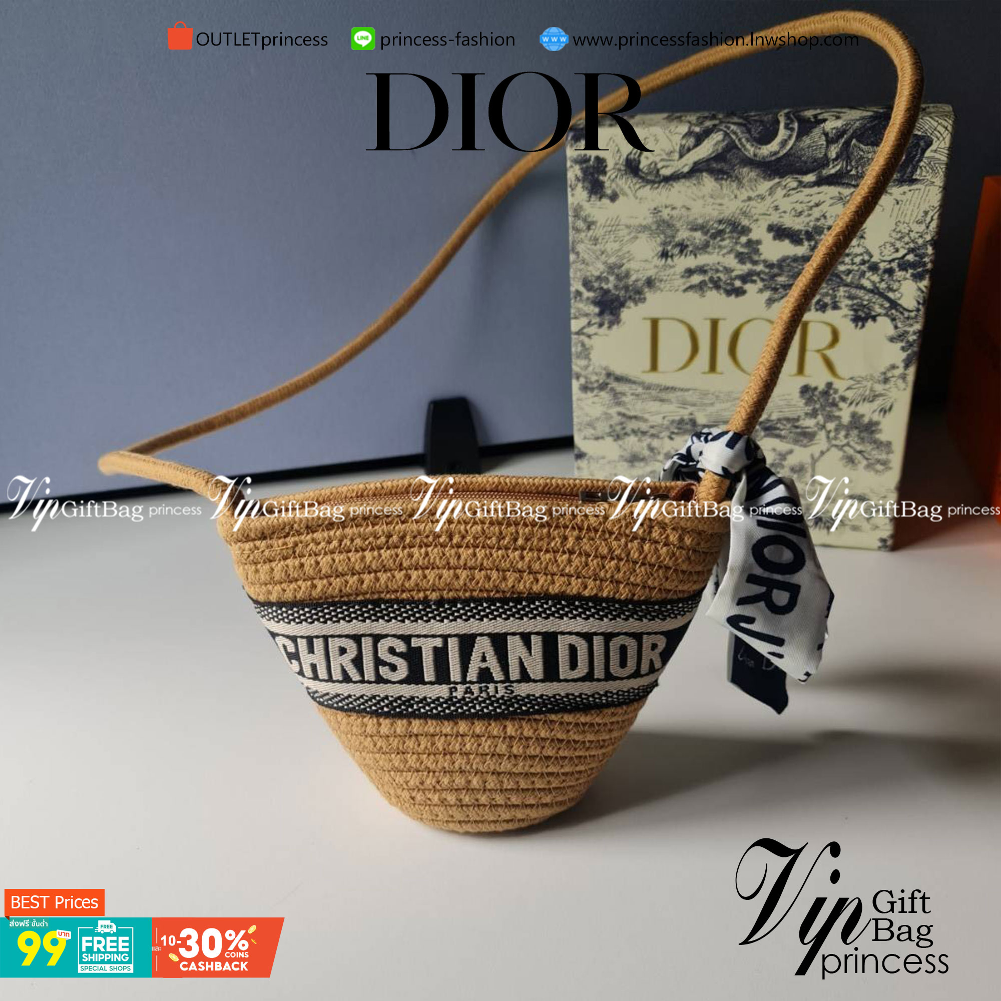 VIP 】Christian Dior Wicker Basket Bag 15cm Spring/Summer Collection น่ารักมากกก เข้ากับทุกลุคในวันสบายๆ แถมผ้าผูกเข้าเซ็ท เปลี่ยนมาผูกผม ก็เก๋น้าา จะถือไปคาเฟ่ ไปทะเลก็ได้หมดเลยค่าา มาพร้อมกล่องแบรนด์ใช้เป็นของขวัญแทนใจได้เลยค่าา